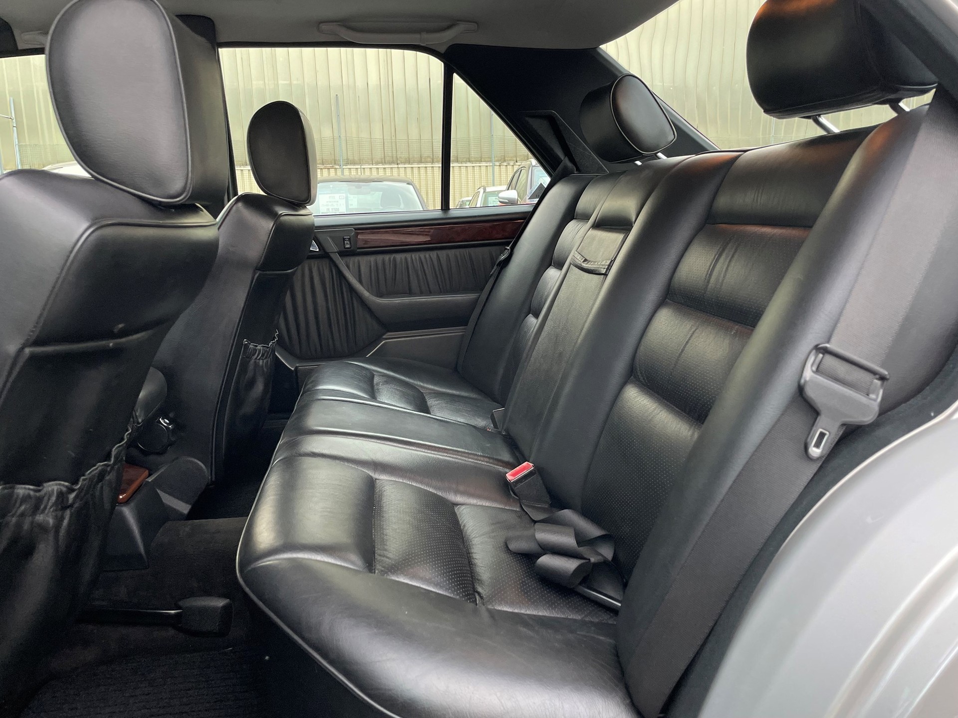 MERCEDES-BENZ 300 E 4-Matic Automatic-image-9