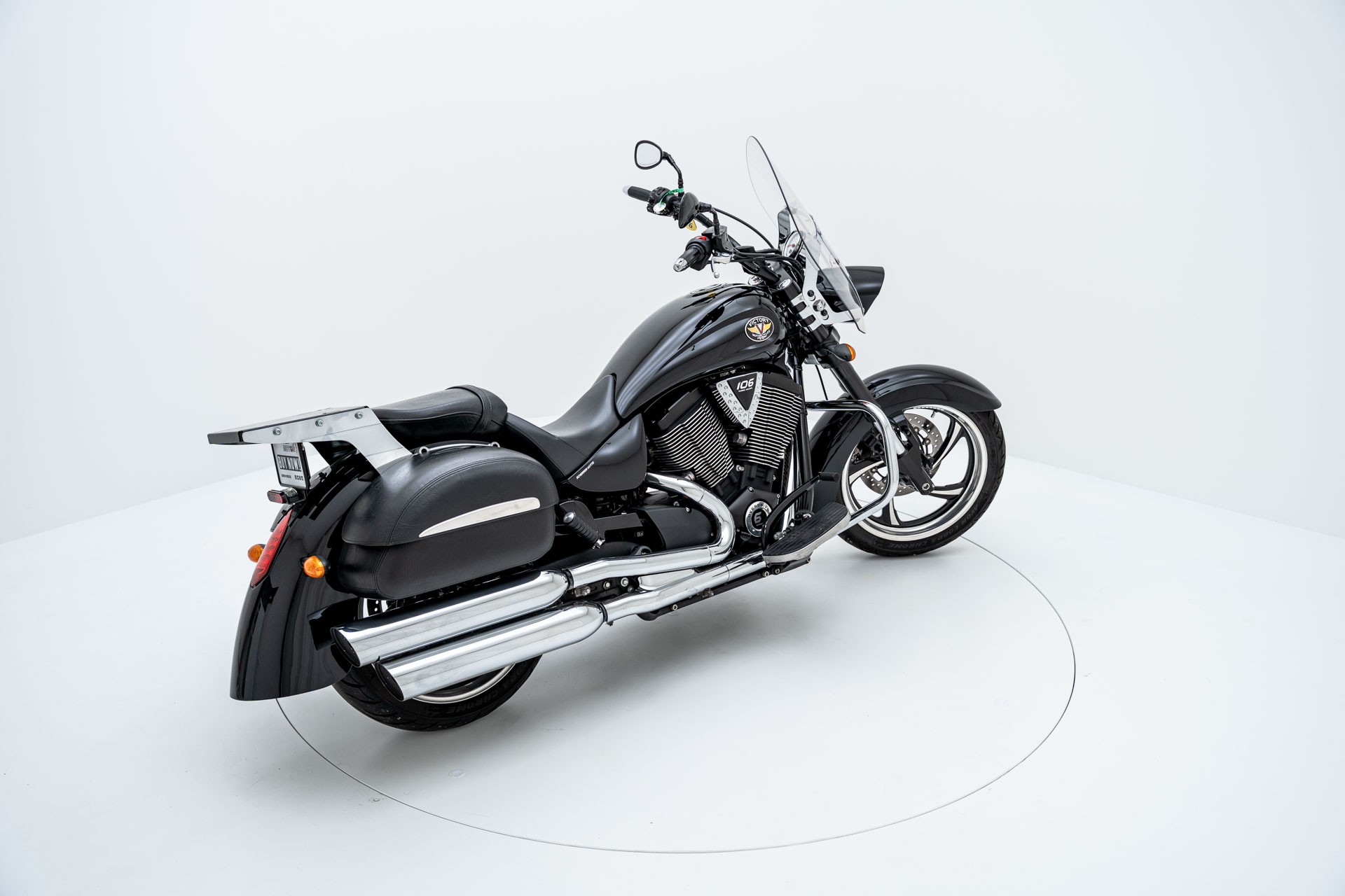 VICTORY Kingpin 8-Ball-showroom-element-3
