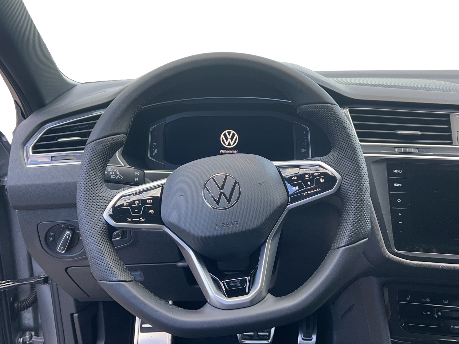 VW Tiguan Allspace 2.0TSI R-Line 4Motion DSG-image-10