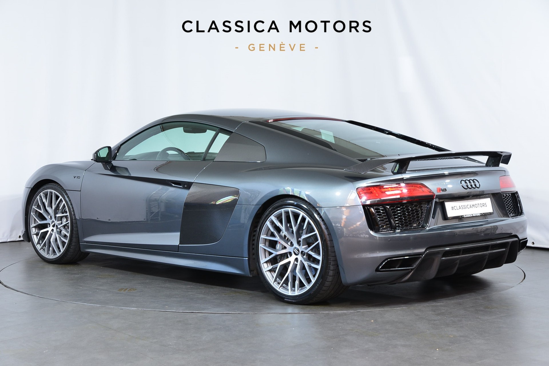AUDI R8 Coupé 5.2 plus S-Tronic-image-5