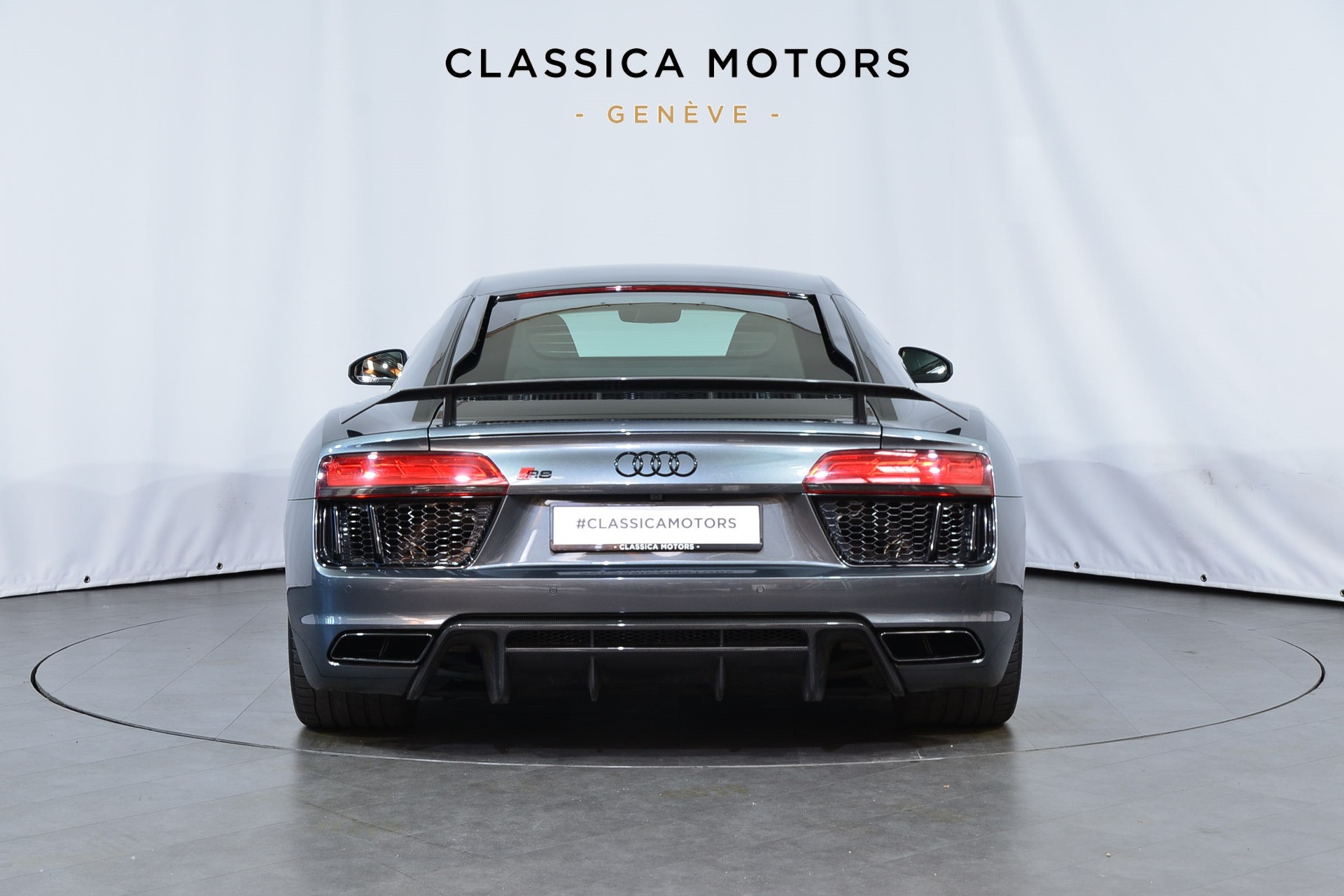 AUDI R8 Coupé 5.2 plus S-Tronic-image-4