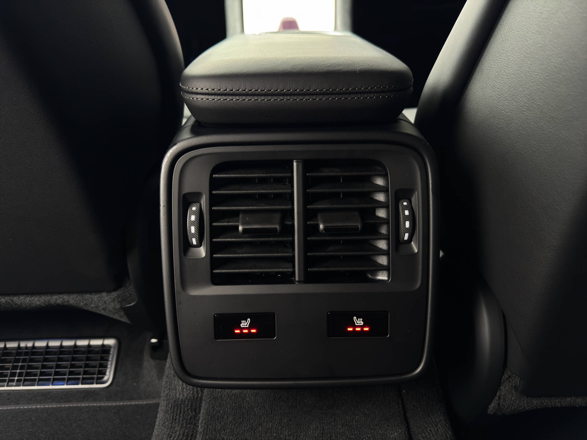 PORSCHE Taycan 4S mit Performance Batterie Plus-image-12