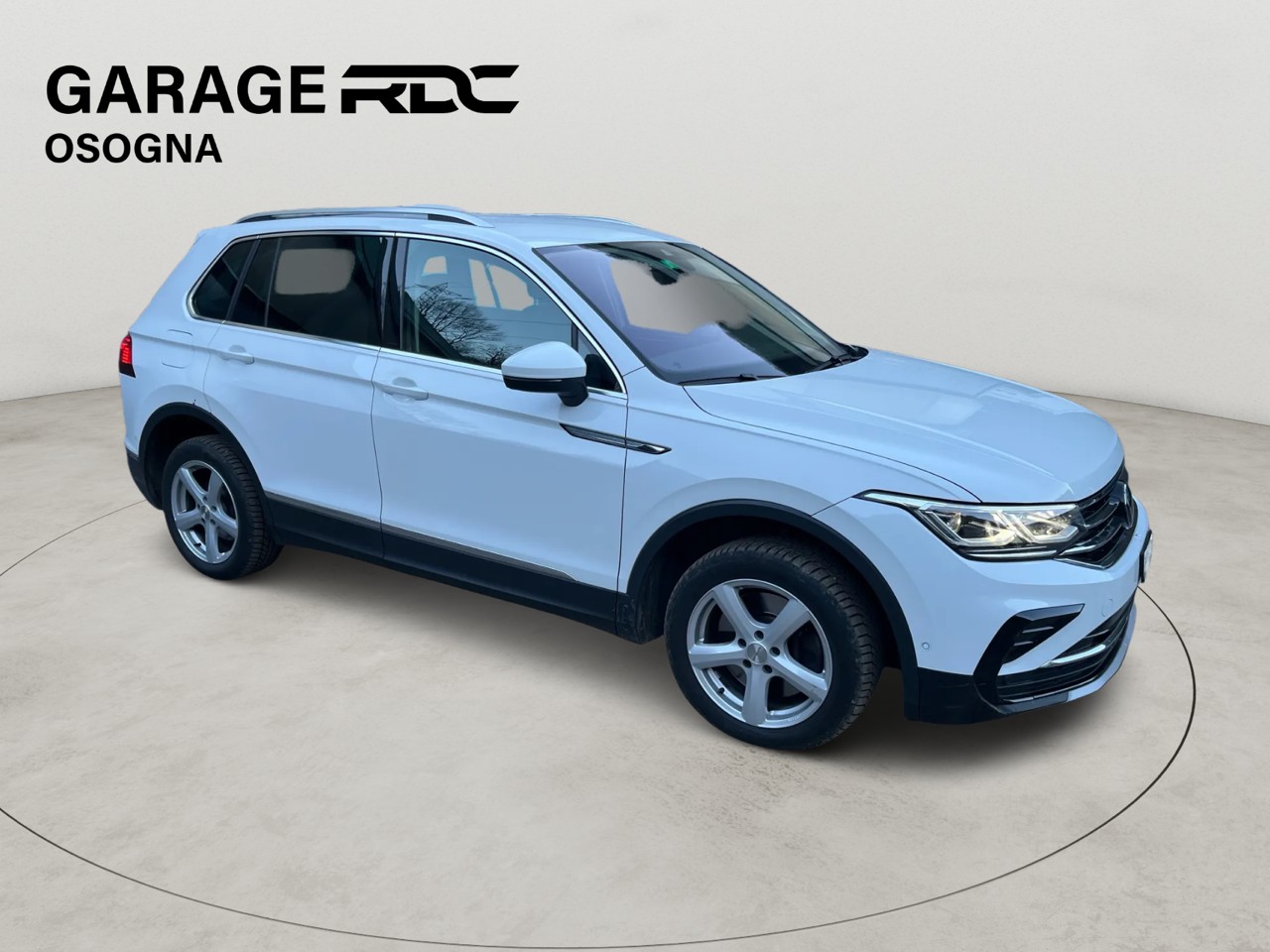 VW Tiguan 2.0 TDI SCR Elegance 4Motion DSG-image-1