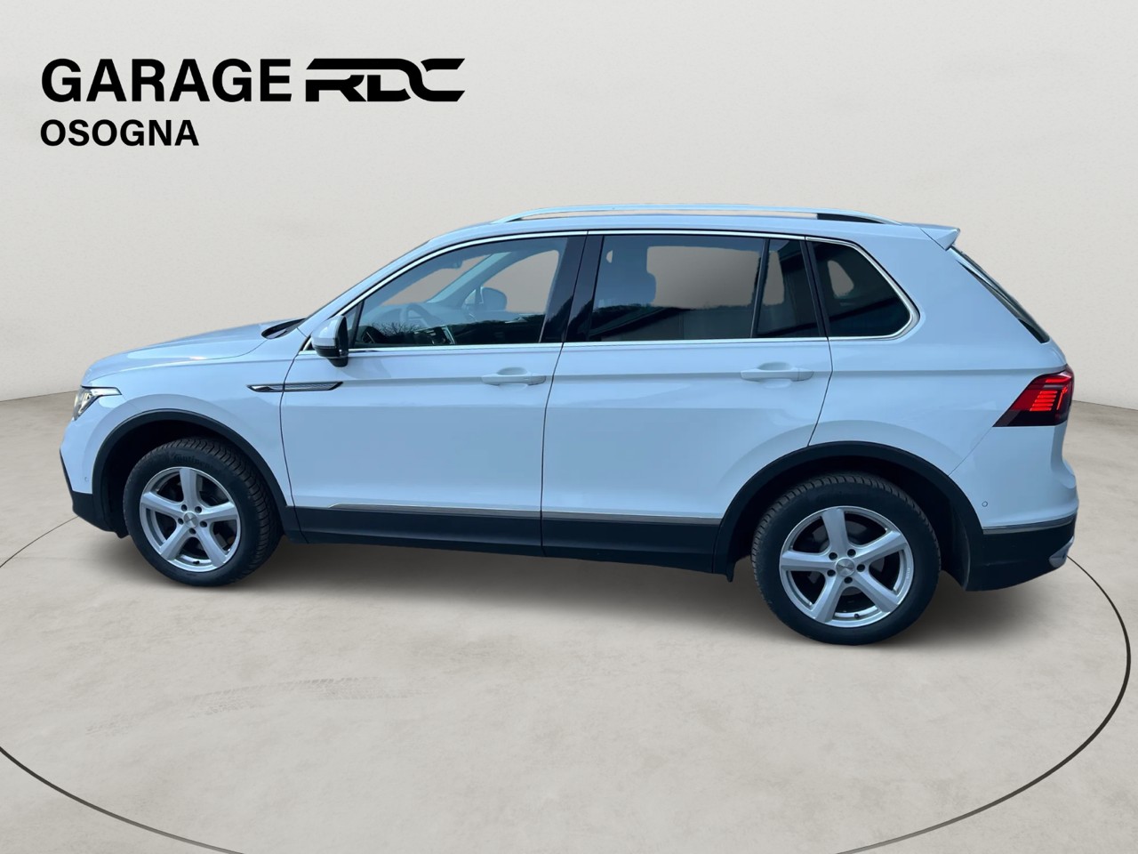 VW Tiguan 2.0 TDI SCR Elegance 4Motion DSG-image-4
