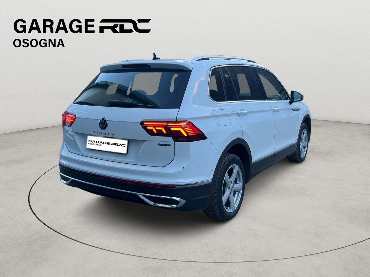 VW Tiguan 2.0 TDI SCR Elegance 4Motion DSG-image-3
