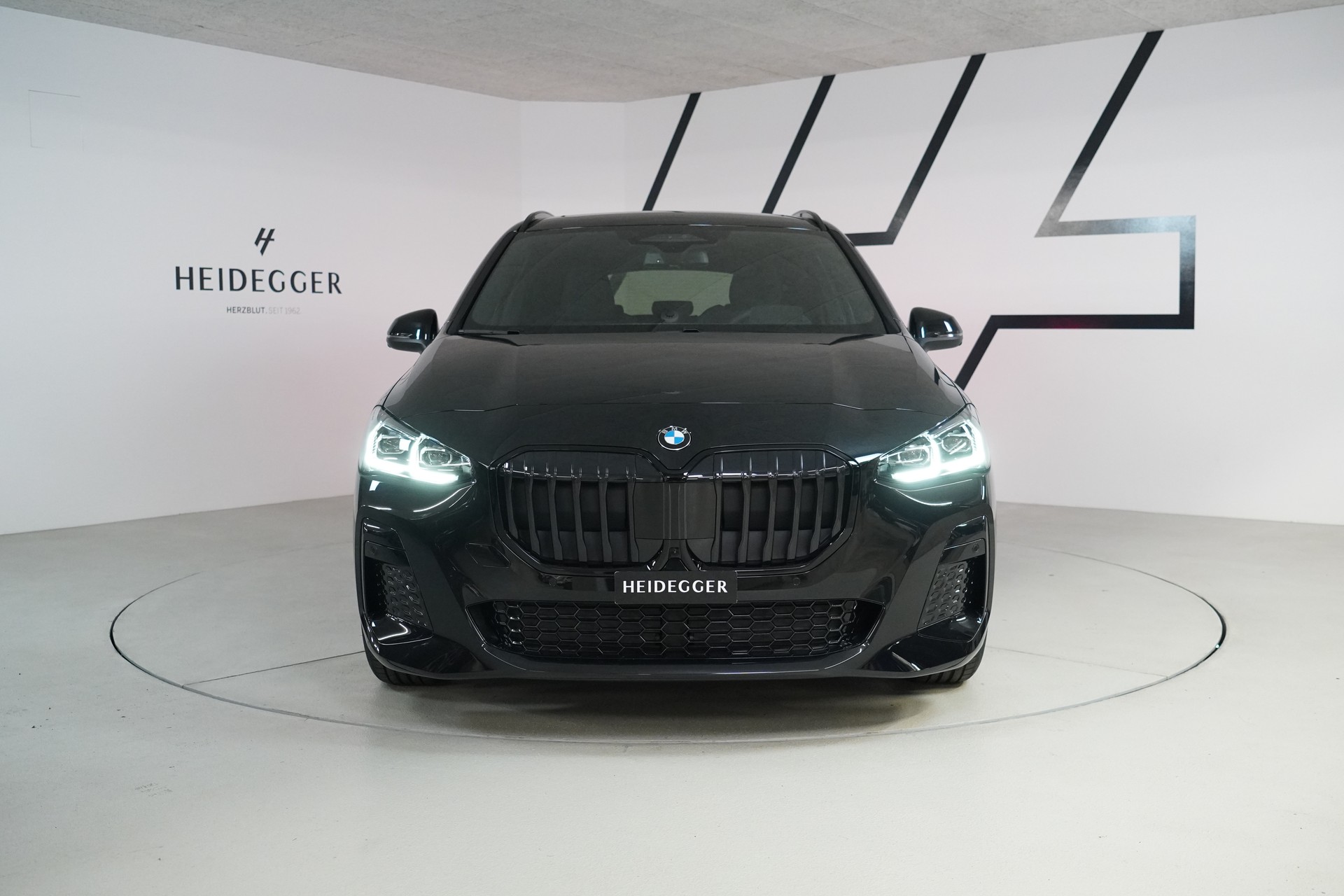 BMW 223i Active Tourer xDrive M Sport DKG-image-1