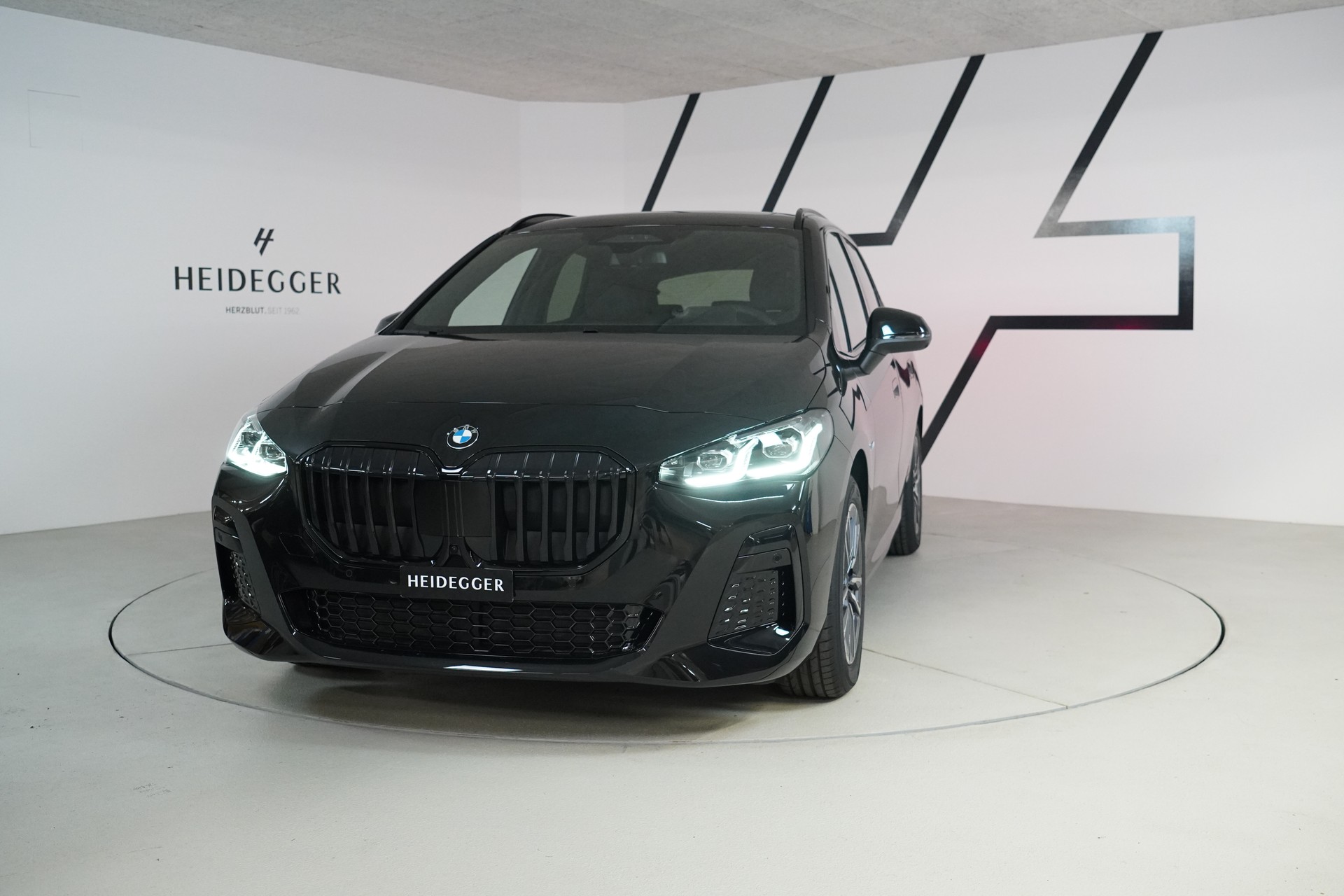 BMW 223i Active Tourer xDrive M Sport DKG-image-0