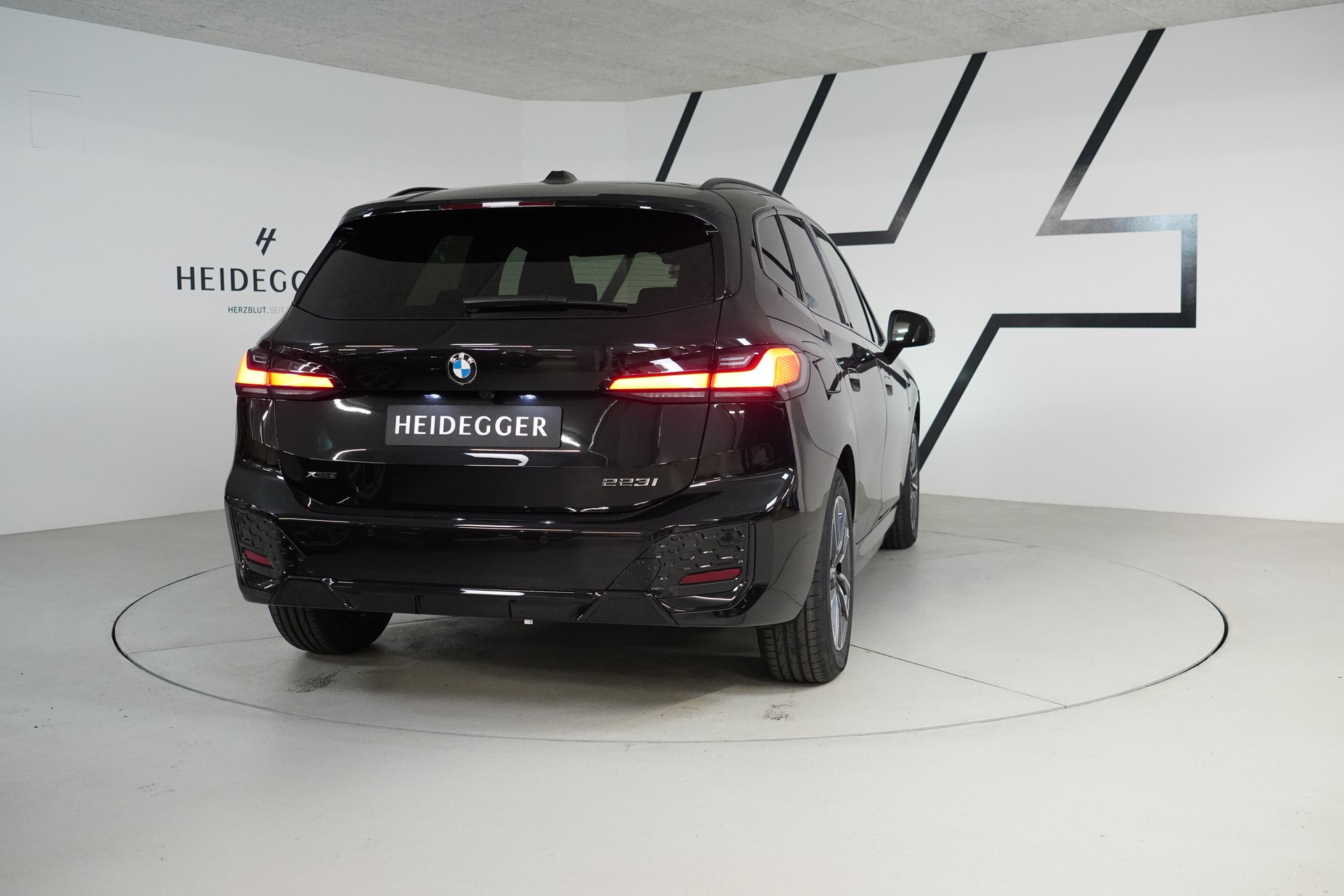 BMW 223i Active Tourer xDrive M Sport DKG-image-6