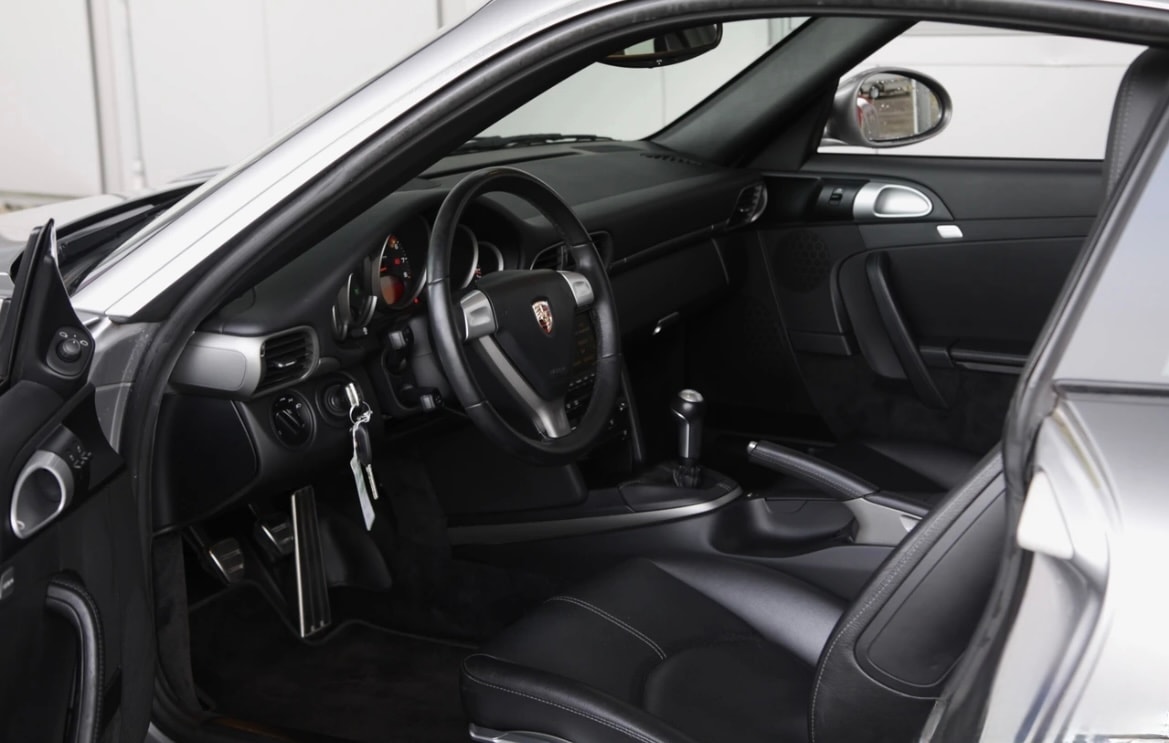 PORSCHE 911 Targa 4-image-5