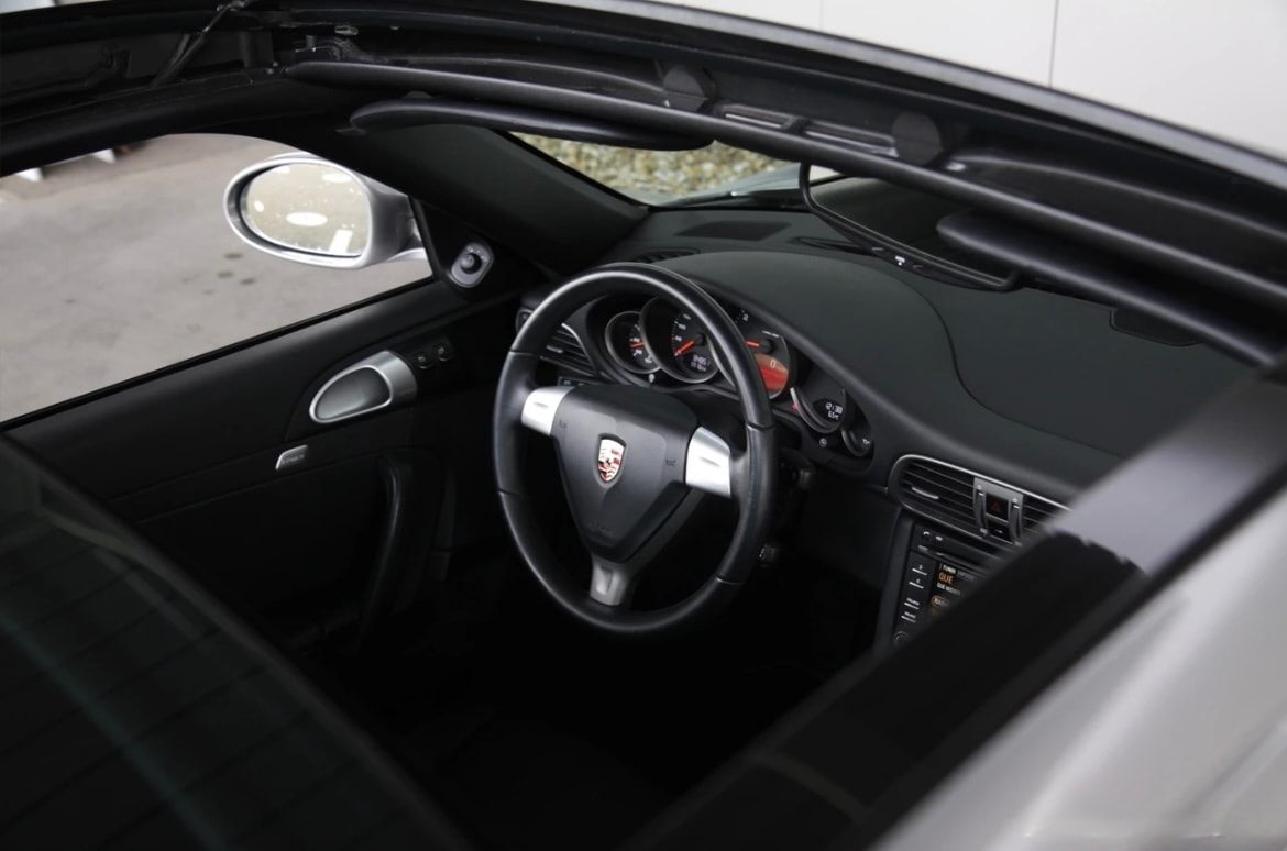 PORSCHE 911 Targa 4-image-4