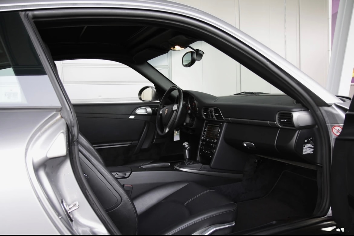 PORSCHE 911 Targa 4-image-7