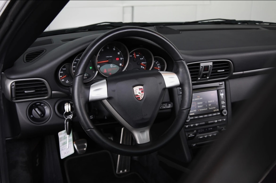 PORSCHE 911 Targa 4-image-6