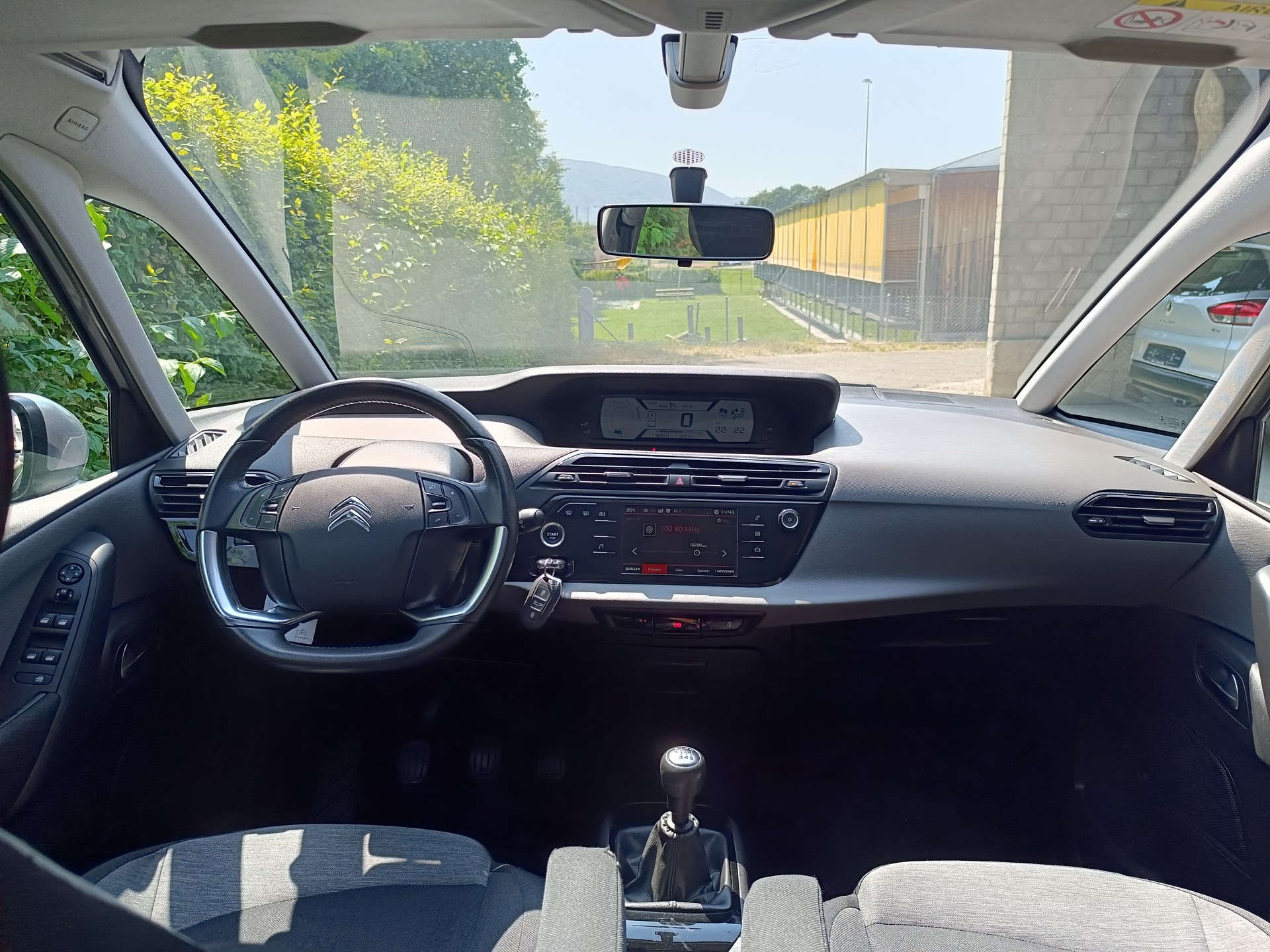 CITROEN C4 Picasso 1.2 Pure Tech Live-image-8