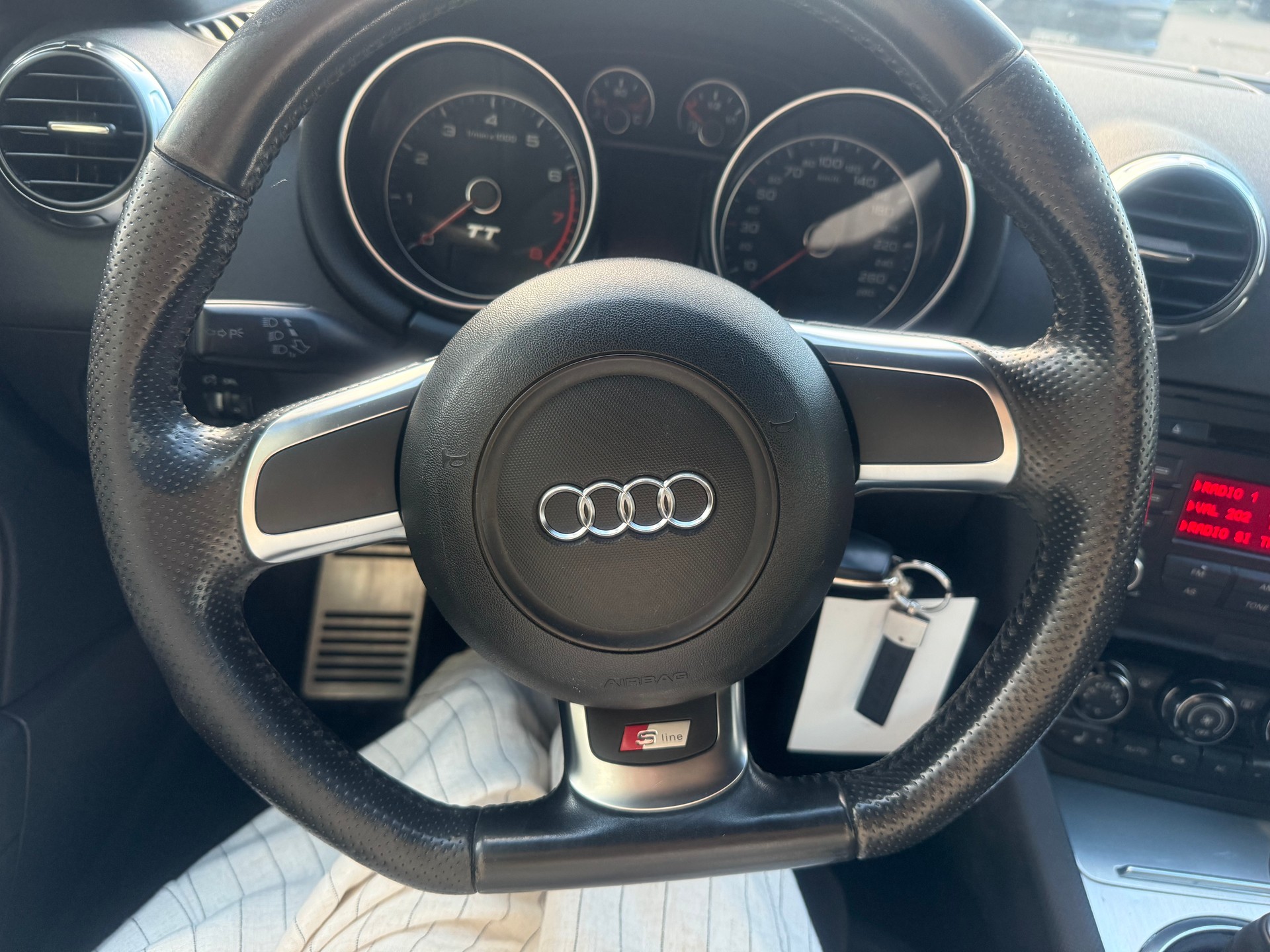 AUDI TT Roadster 2.0 TFSI-image-8