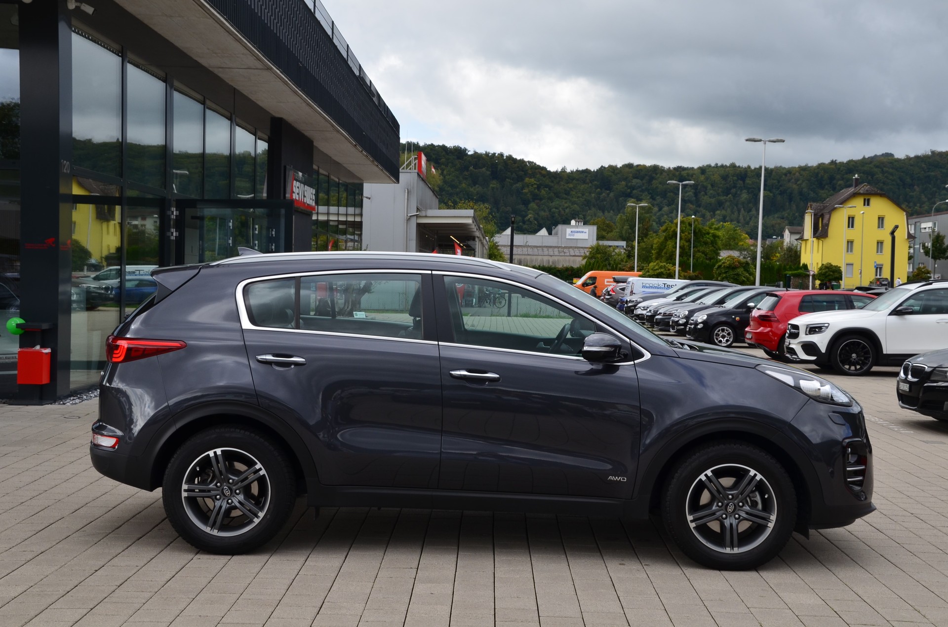 KIA Sportage 2.0CRDi Style GT Line 4WD Automat*Frisch ab MFK,1 Jahr oder 20'000km Garantie*-image-3