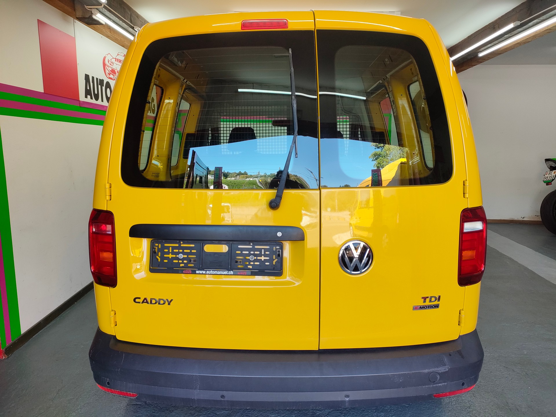 VW CADDY 4Motion 2.0TDI-image-5