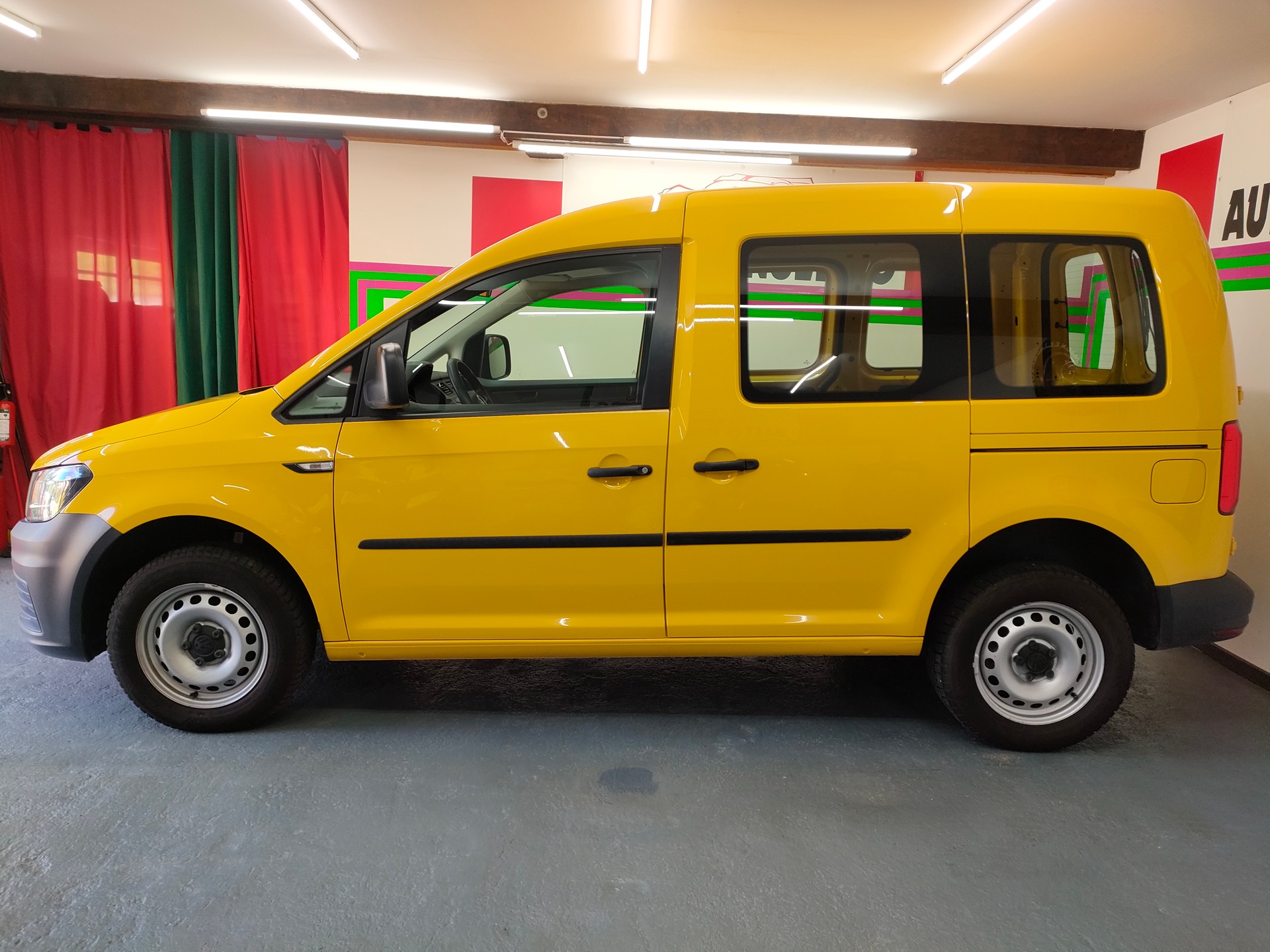 VW CADDY 4Motion 2.0TDI-image-3