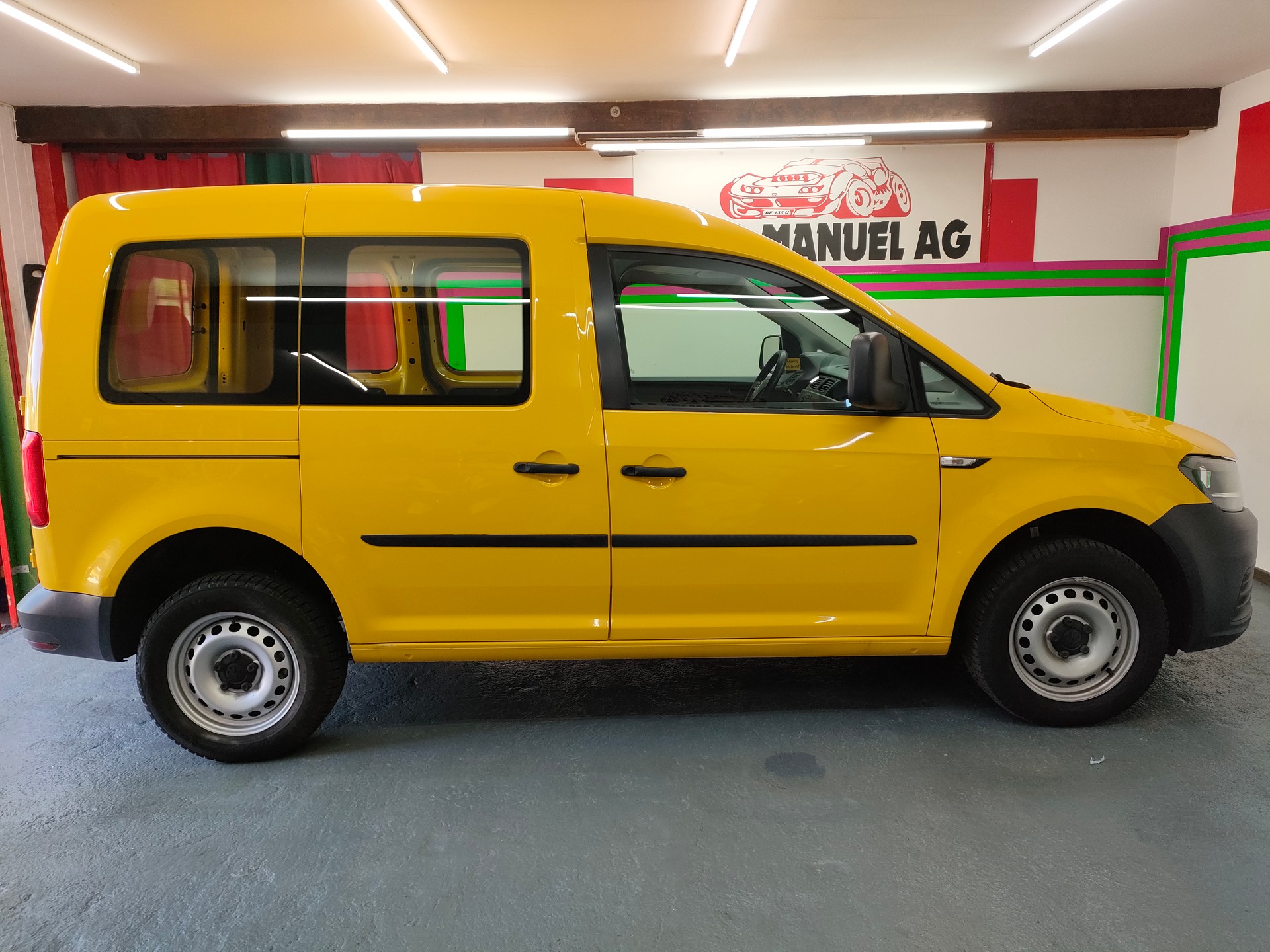 VW CADDY 4Motion 2.0TDI-image-4