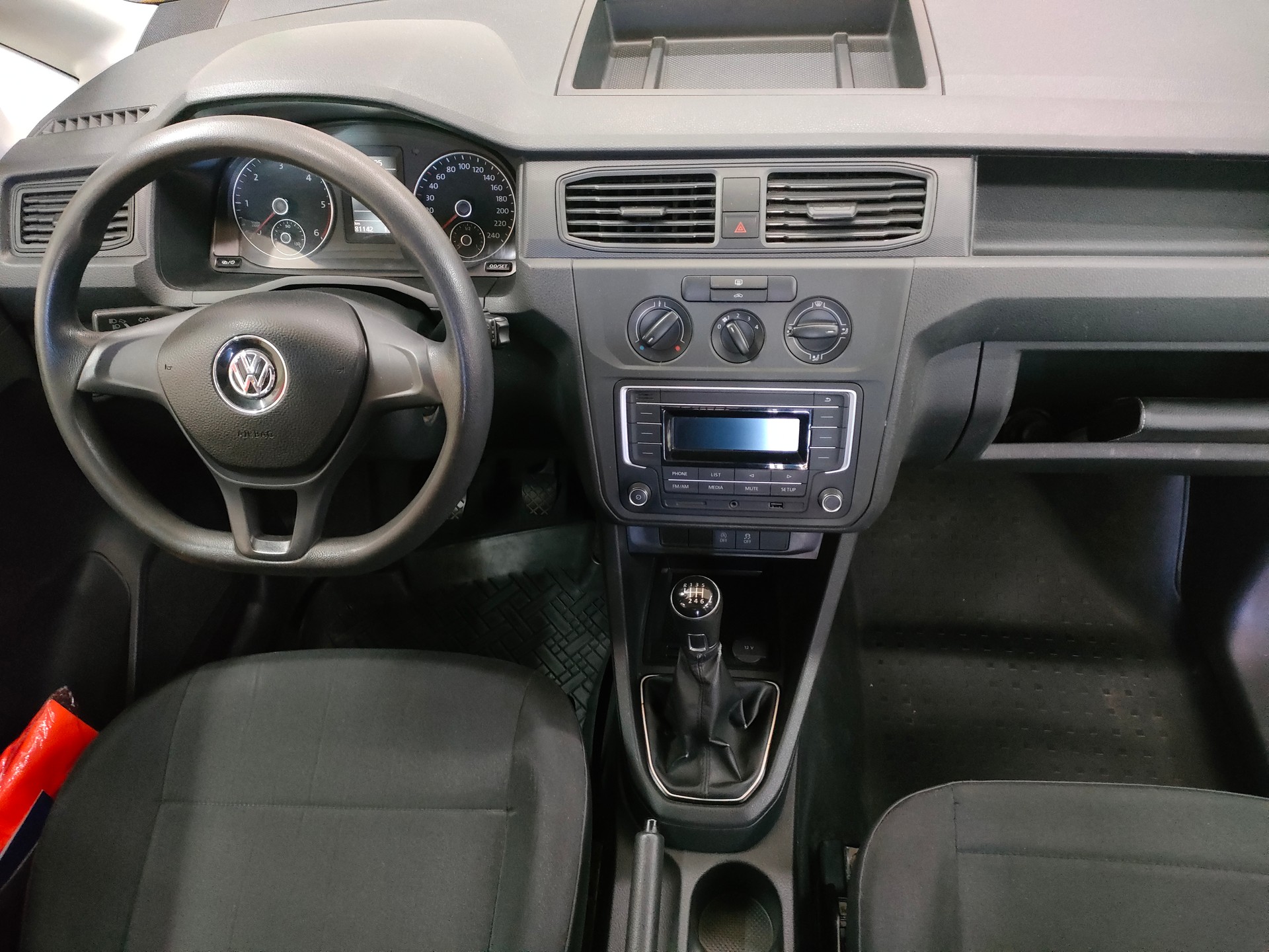VW CADDY 4Motion 2.0TDI-image-8
