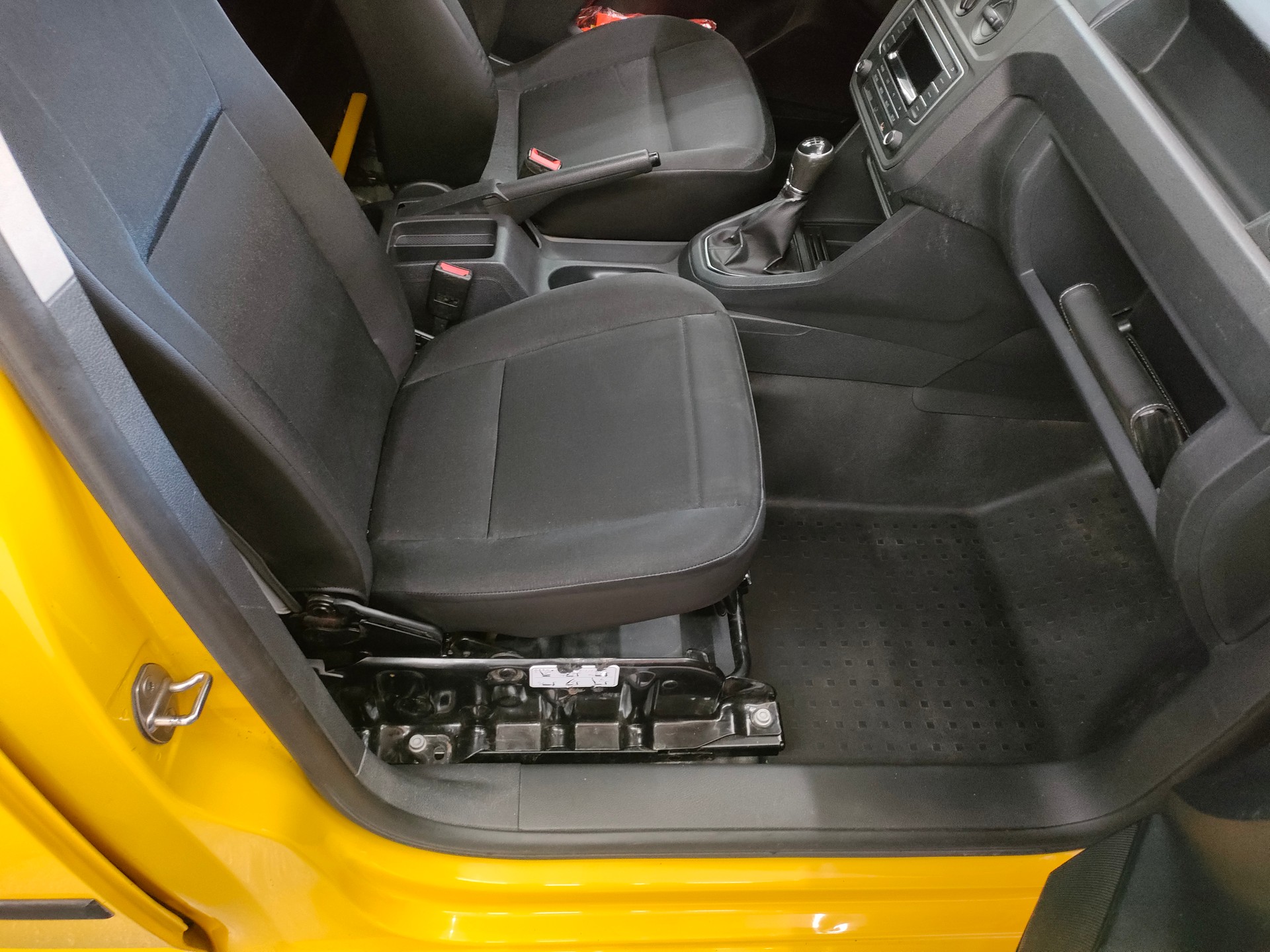 VW CADDY 4Motion 2.0TDI-image-11