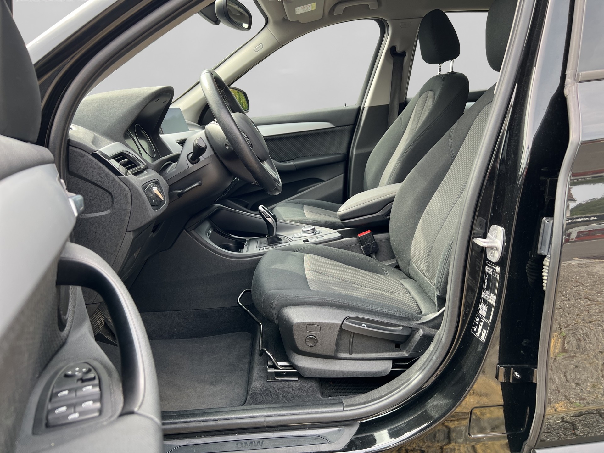 BMW X1 xDrive 18d xLine Steptronic-image-8