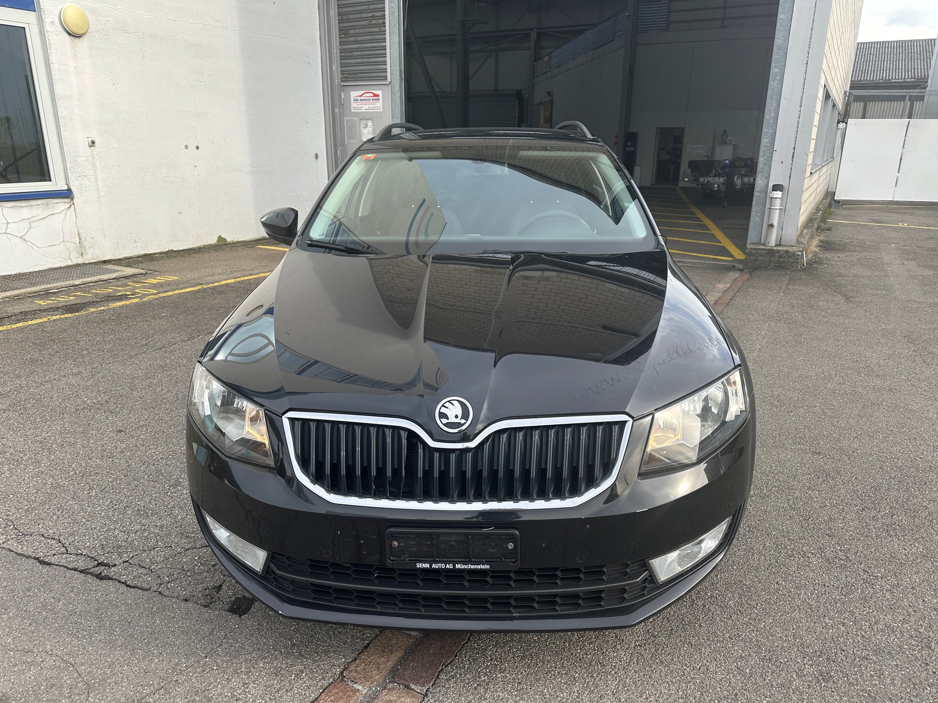 SKODA Octavia Combi 1.4 TSI Ambition-image-1