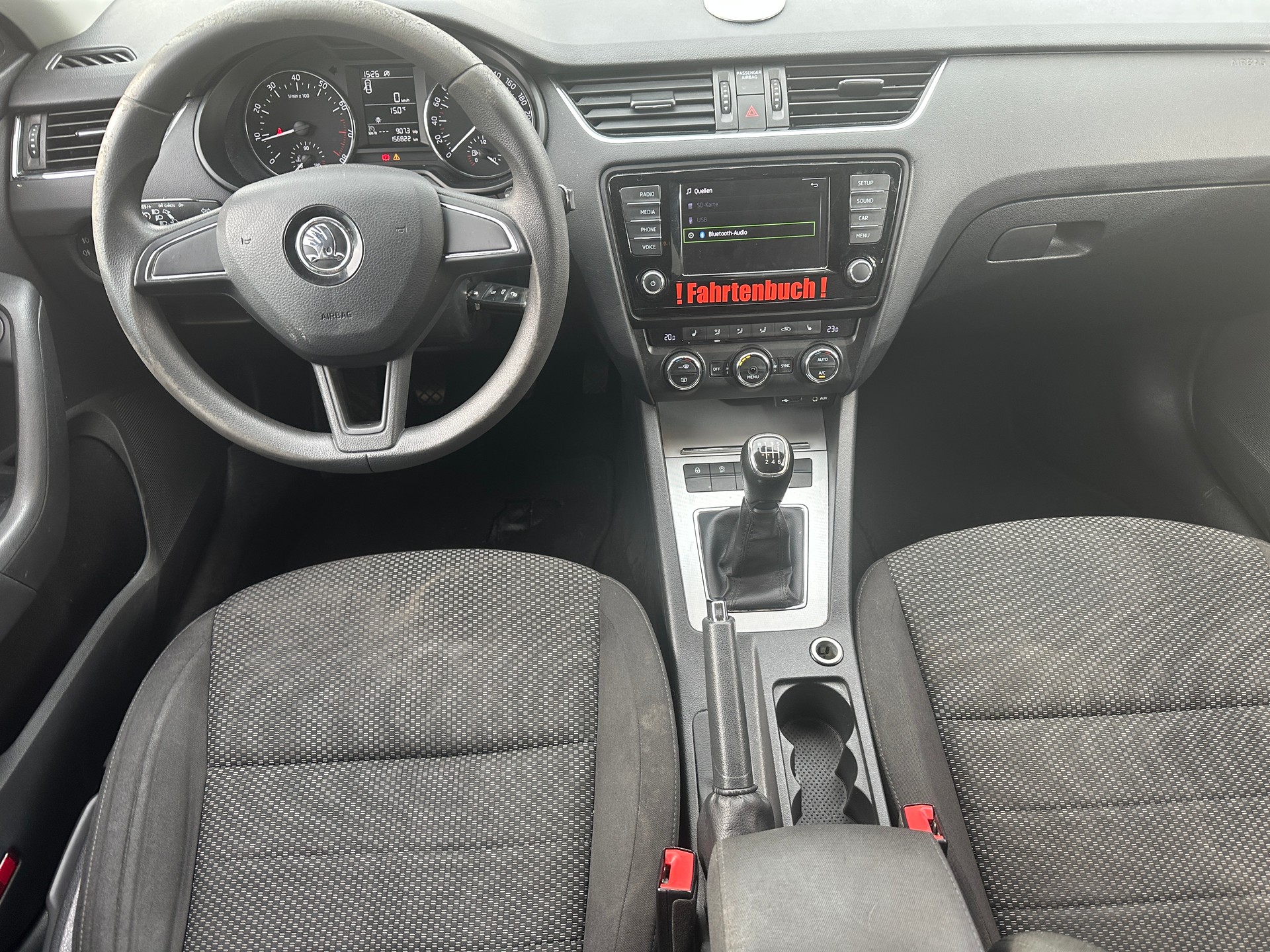 SKODA Octavia Combi 1.4 TSI Ambition-image-8