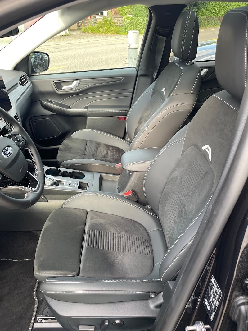 FORD Kuga 2.5 Plug-in Hybrid Active X-showroom-element-2