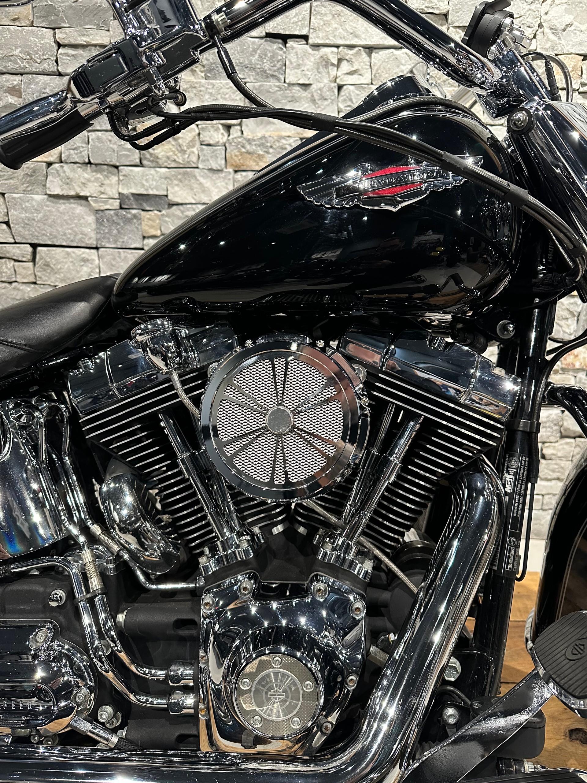HARLEY-DAVIDSON FLSTN Softail Deluxe ABS-showroom-element-3