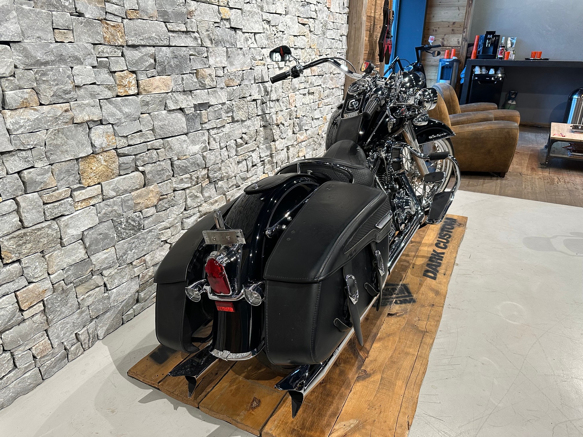 HARLEY-DAVIDSON FLSTN Softail Deluxe ABS-showroom-element-2