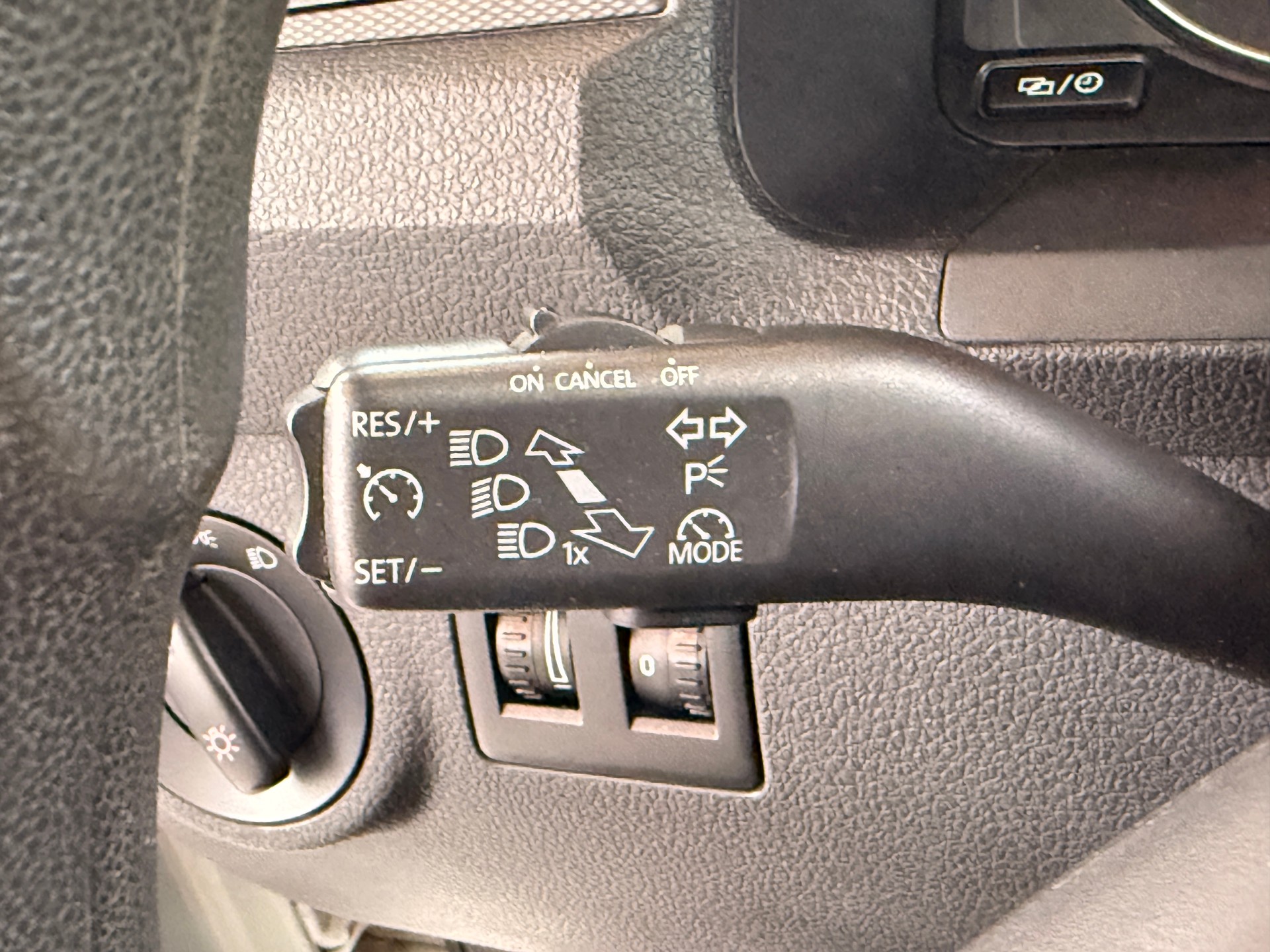 VW Caddy 2.0TDI 4Motion BlueMotion Technology-image-16