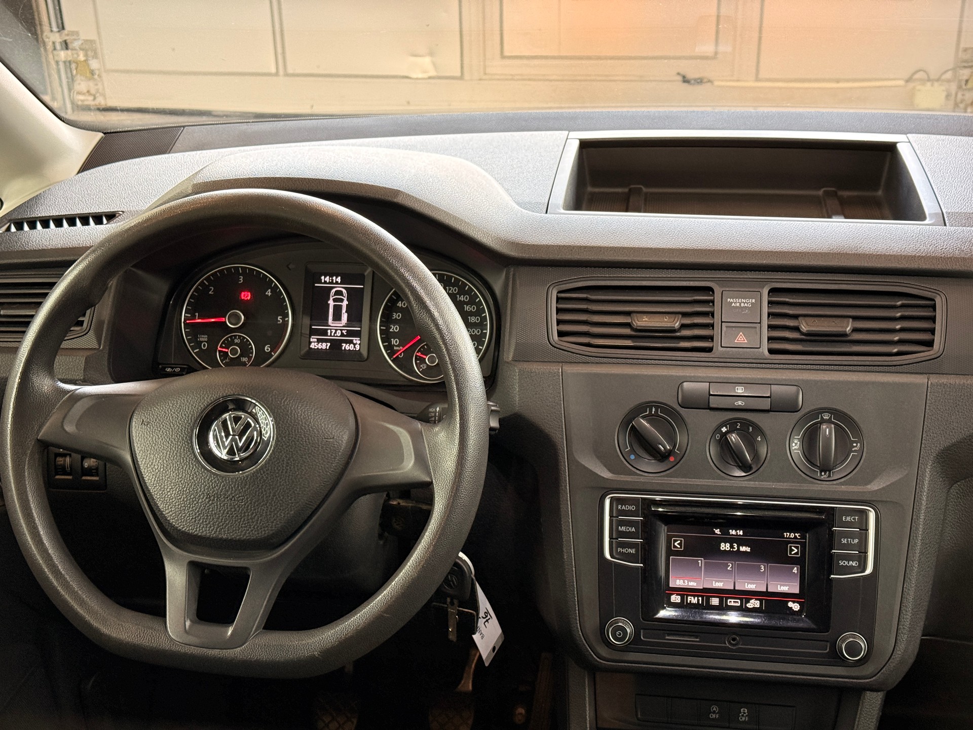 VW Caddy 2.0TDI 4Motion BlueMotion Technology-image-12