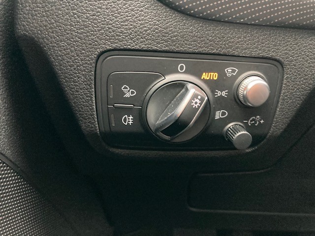 AUDI Q2 35 TDI quattro Sport Attraction S-tronic-image-11