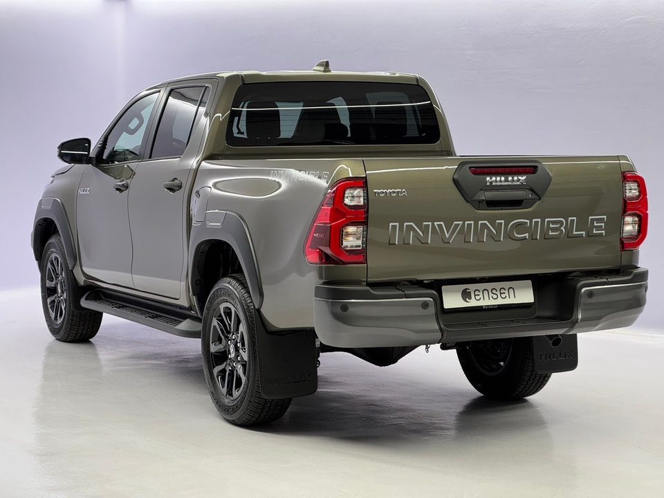 Hilux Double Cab 2.8 D MHEV 204 Invincible 4x4