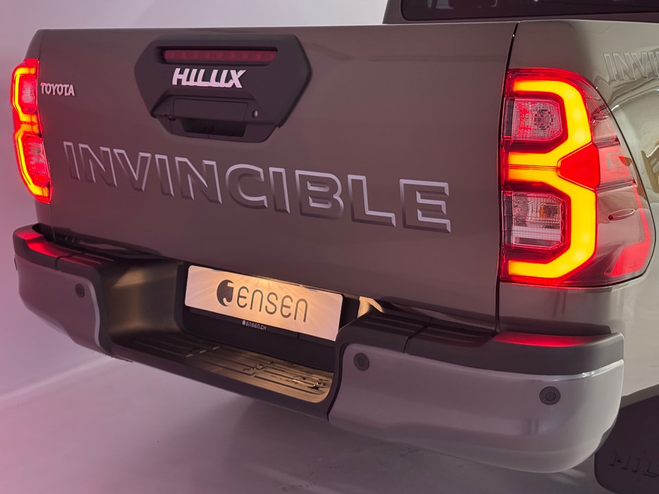 Hilux Double Cab 2.8 D MHEV 204 Invincible 4x4