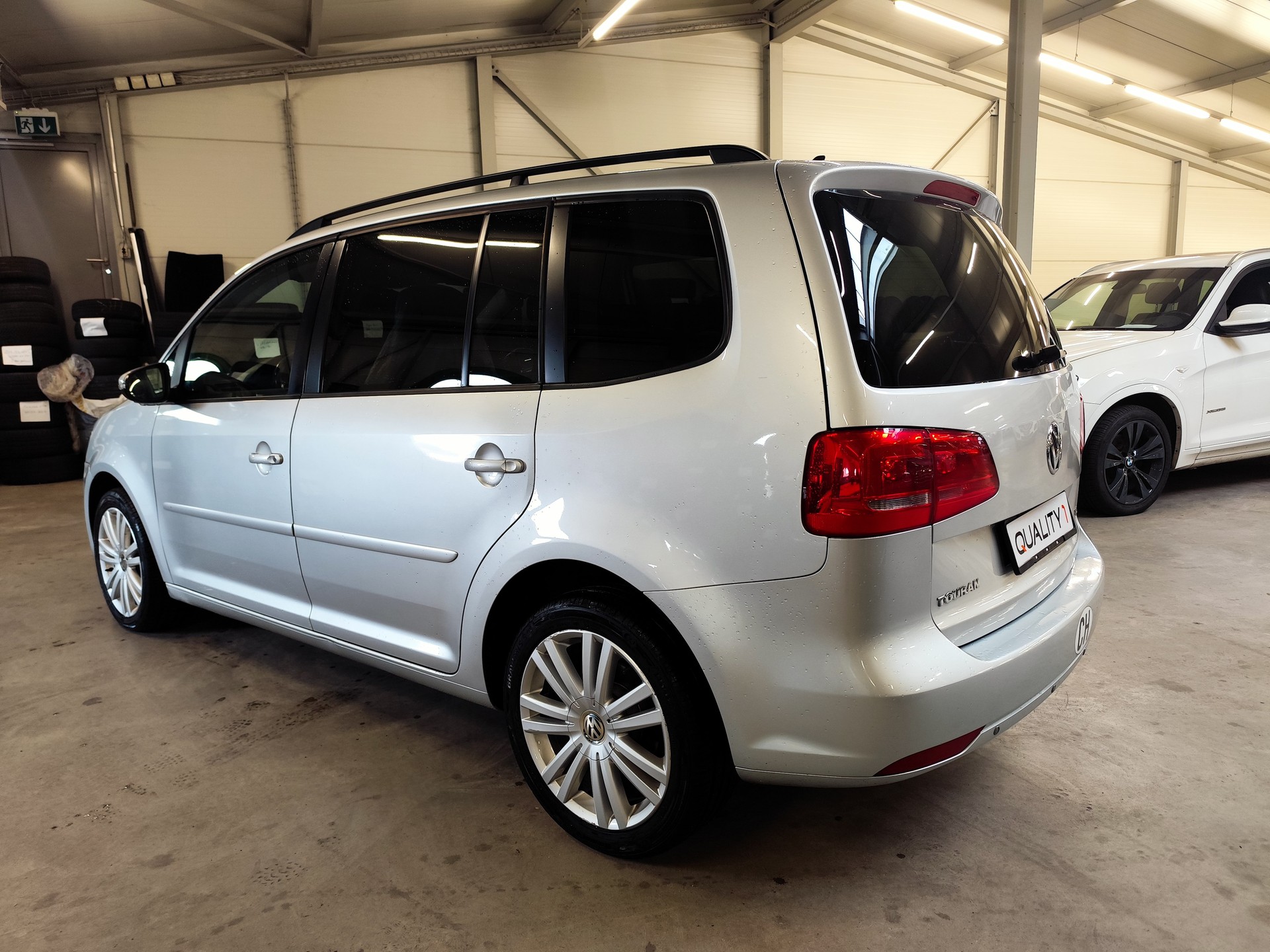 VW Touran 1.6 TDI Trendline DSG-image-4