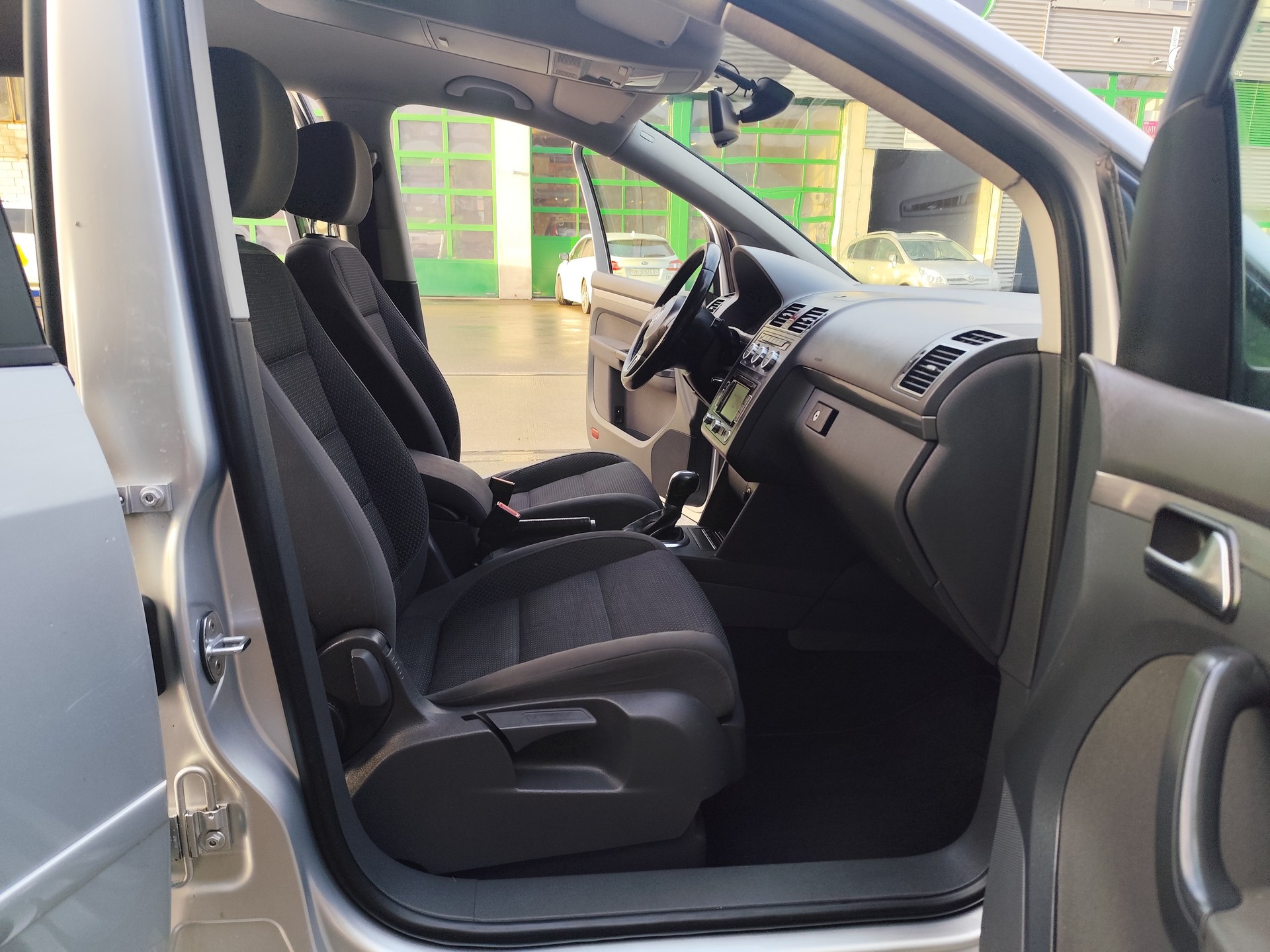 VW Touran 1.6 TDI Trendline DSG-image-6