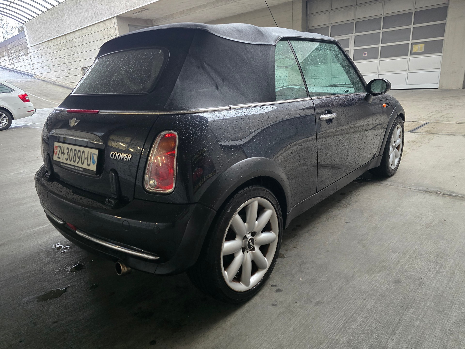 MINI Cooper Cabriolet-image-2