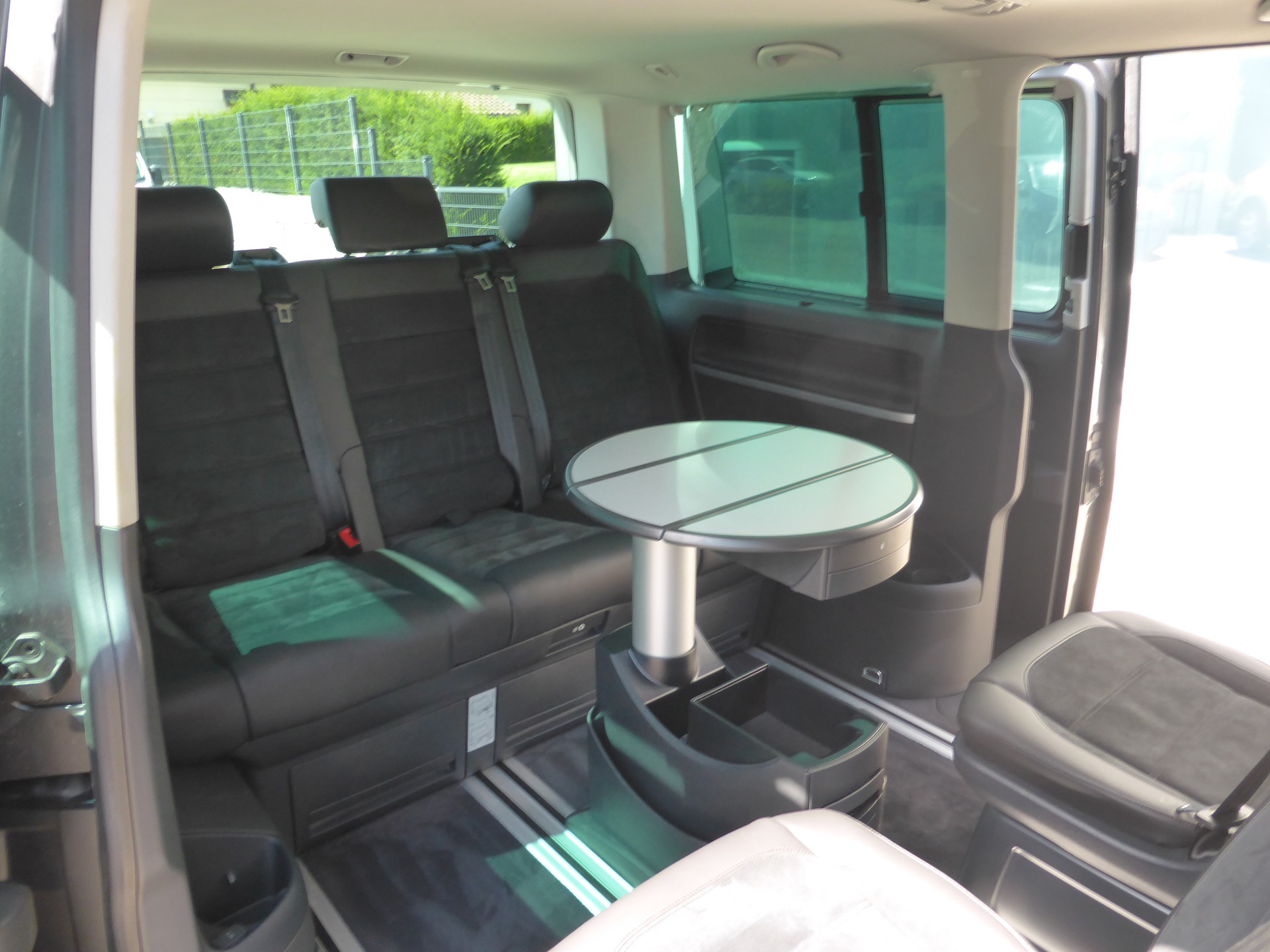 VW T6.1 Multivan 2.0 Bi-TDI Highline Liberty DSG-image-14