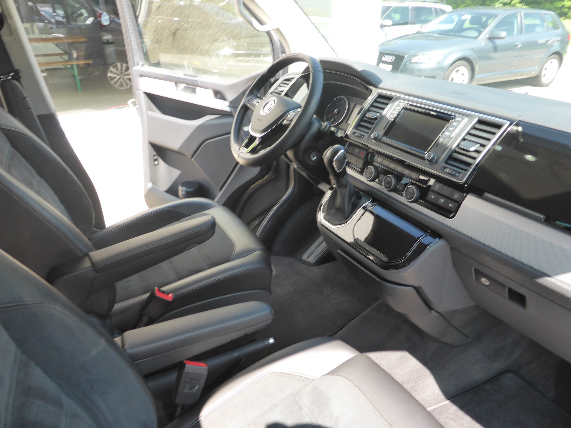 VW T6.1 Multivan 2.0 Bi-TDI Highline Liberty DSG-image-15