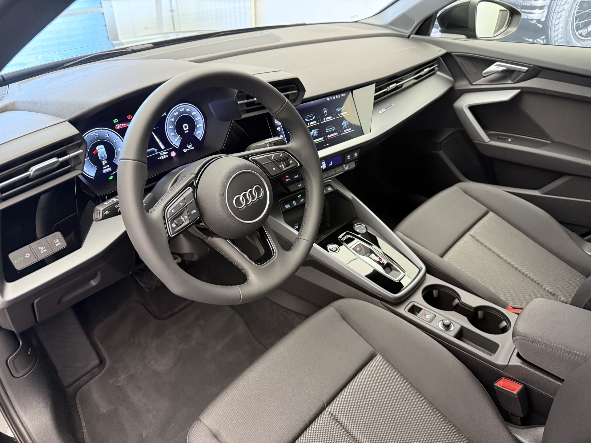 AUDI A3 Sportback TFSI e 150 kW Attraction S-tronic-image-5