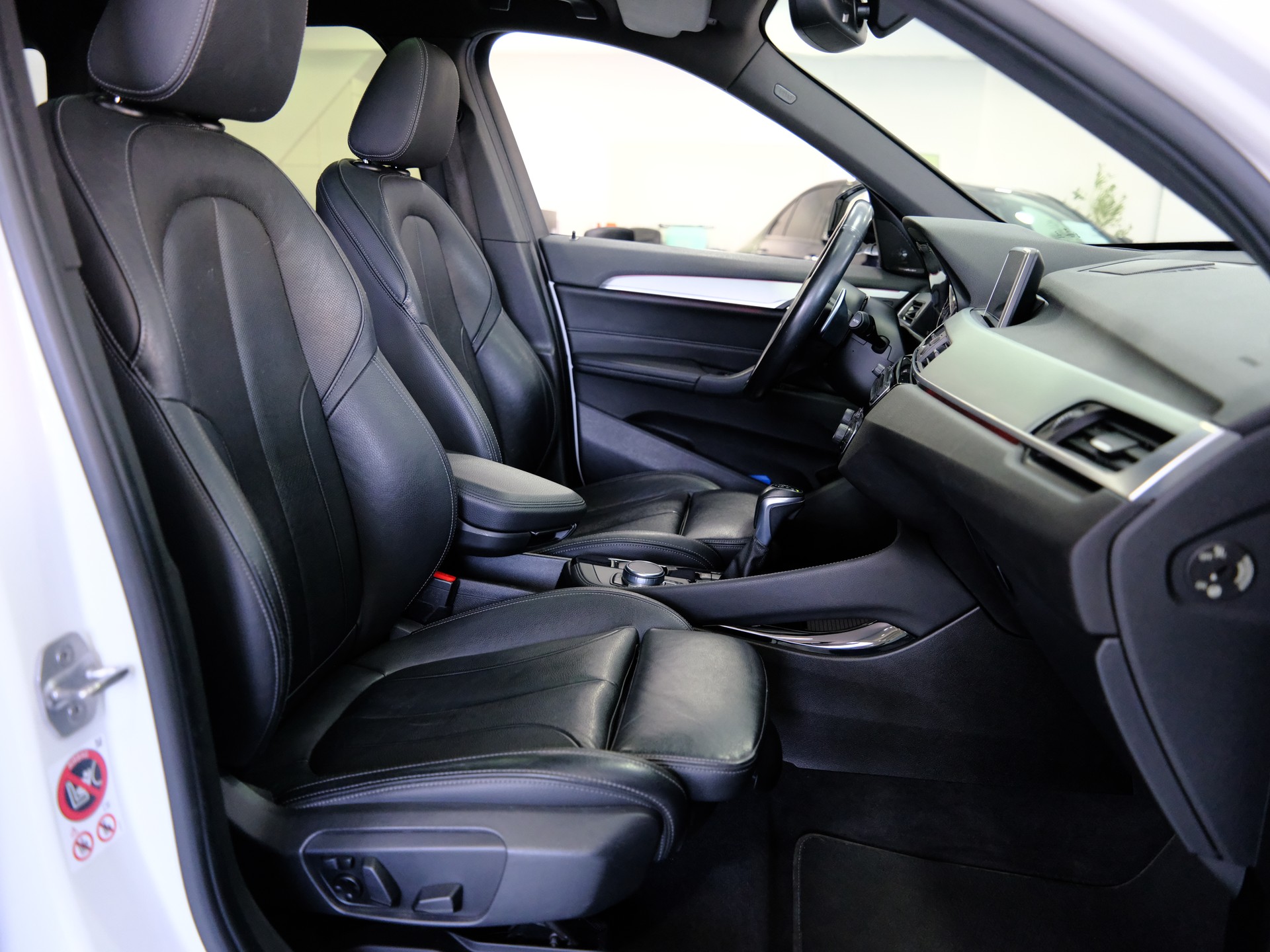 BMW X1 xDrive 25d M Sport Steptronic-image-14