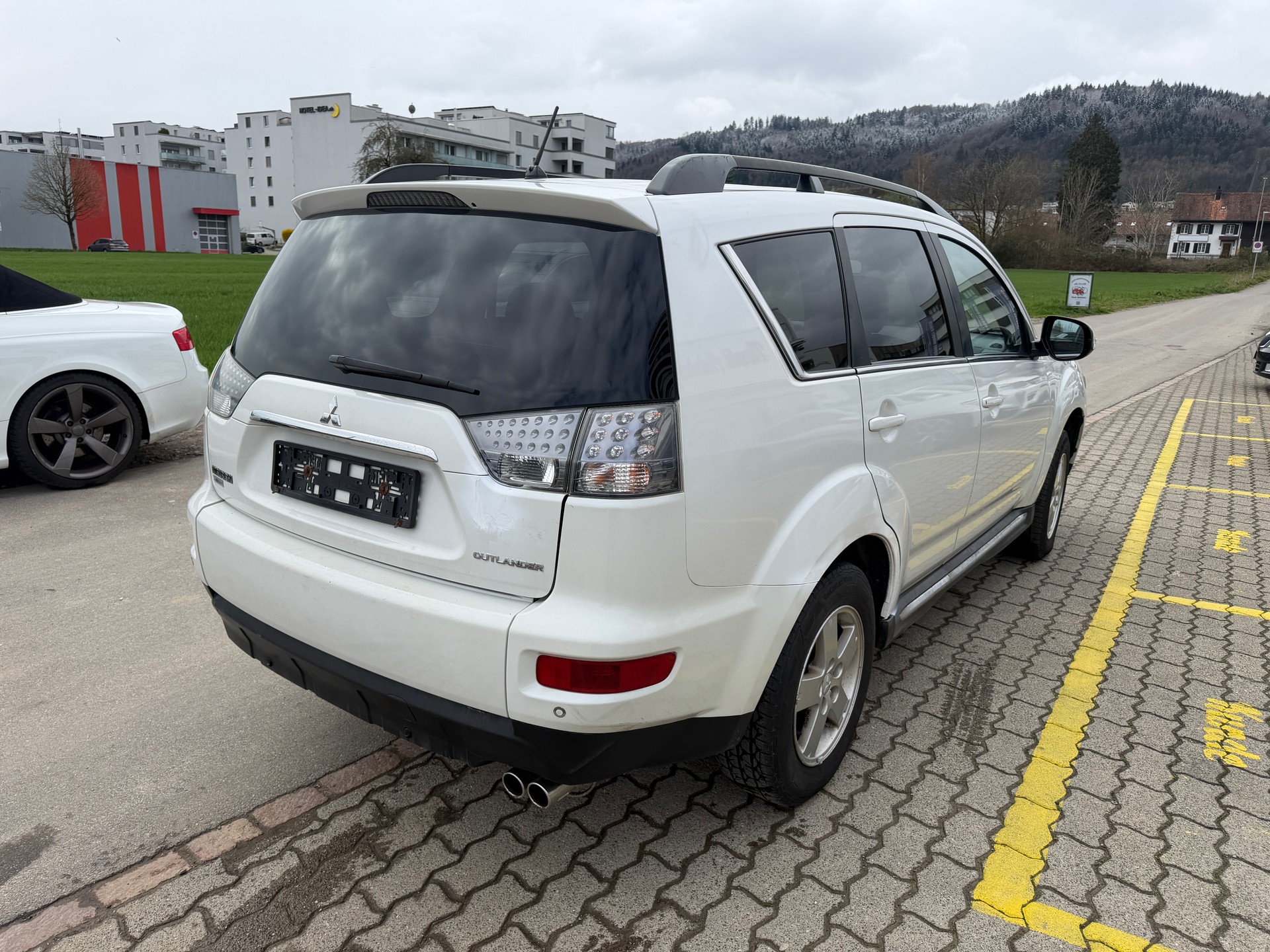 MITSUBISHI Outlander 2.2 DID Navigator 4WD TC-SST-image-6