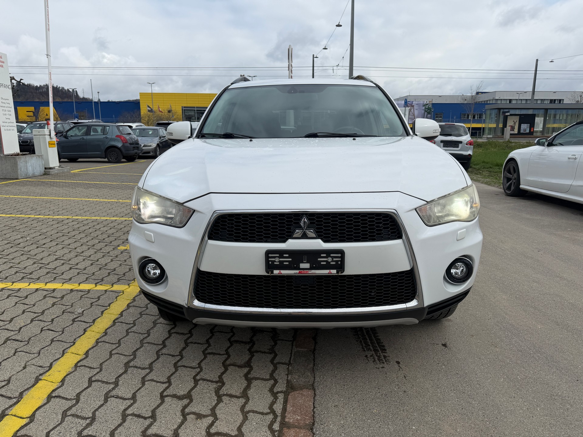 MITSUBISHI Outlander 2.2 DID Navigator 4WD TC-SST-image-2