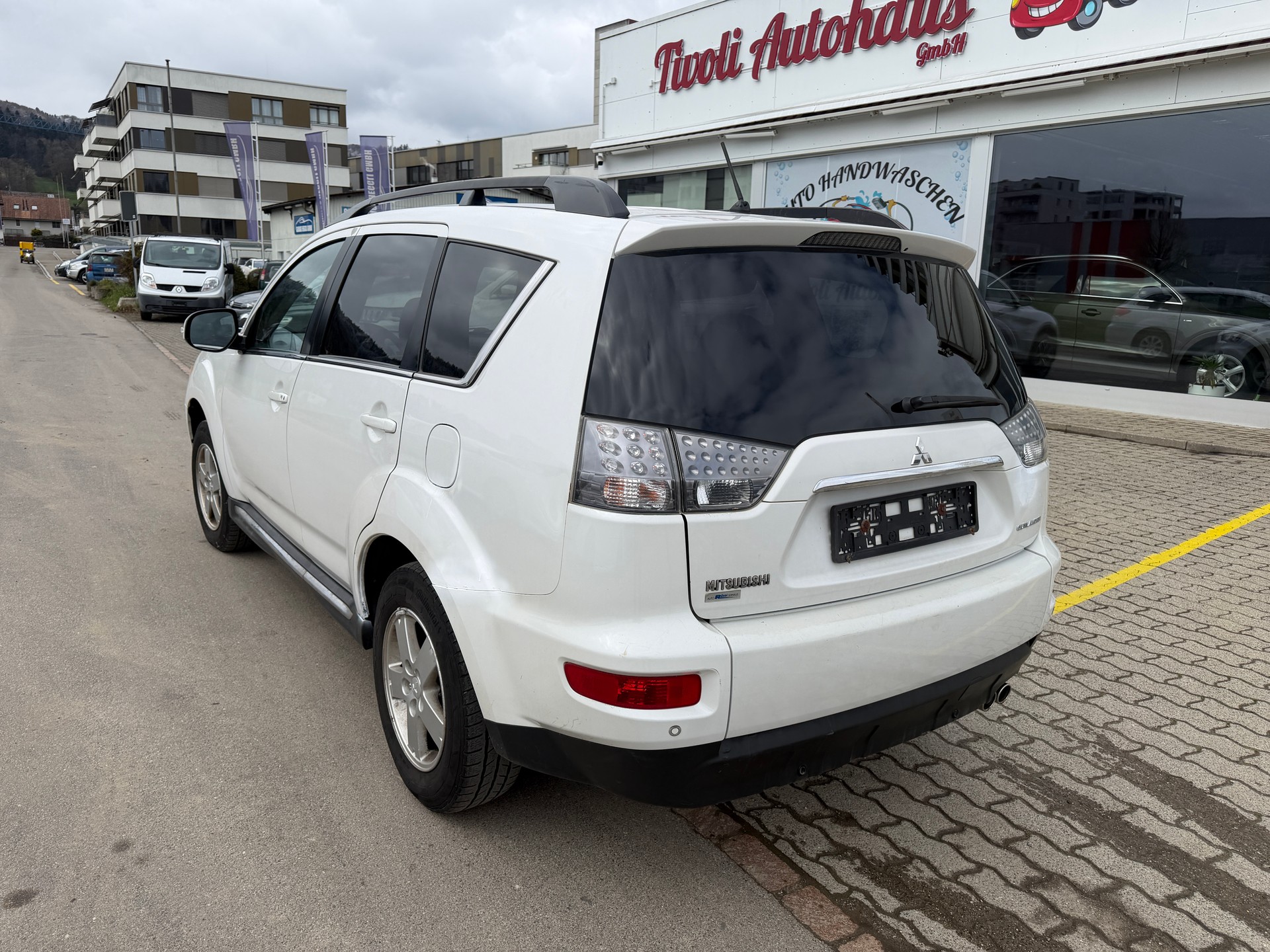 MITSUBISHI Outlander 2.2 DID Navigator 4WD TC-SST-image-7