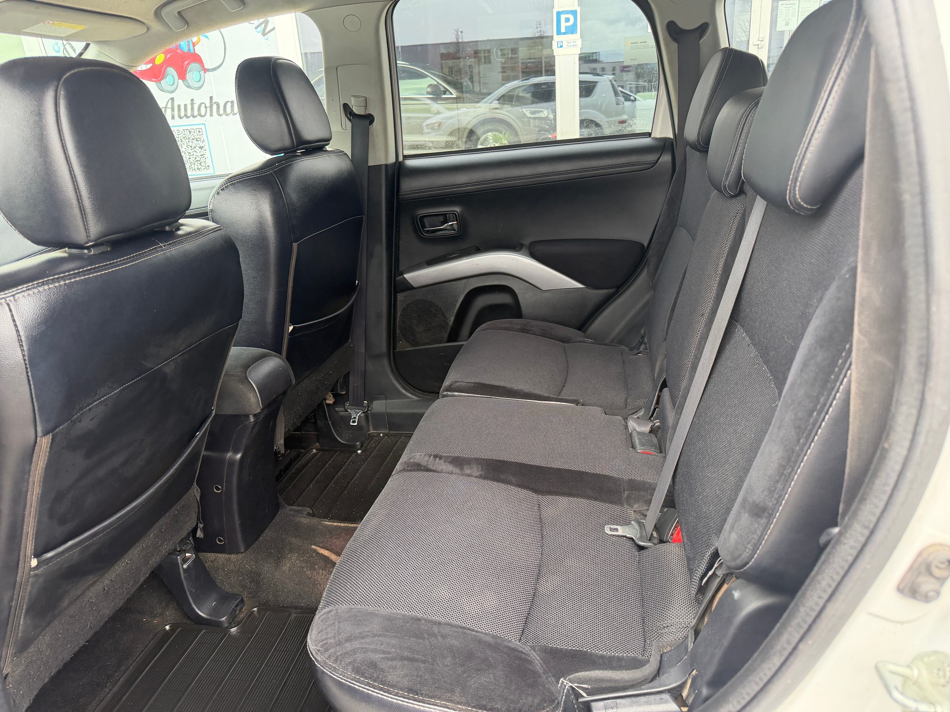MITSUBISHI Outlander 2.2 DID Navigator 4WD TC-SST-image-11