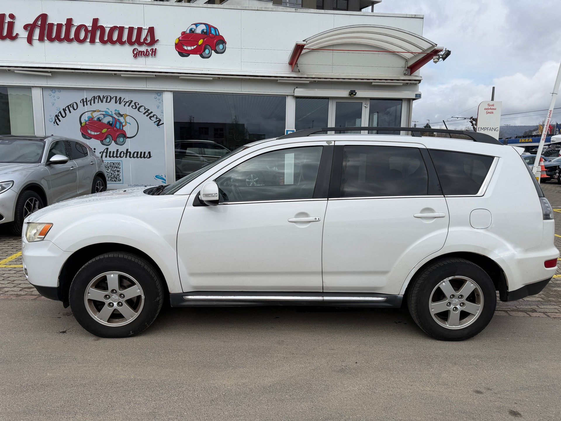 MITSUBISHI Outlander 2.2 DID Navigator 4WD TC-SST-image-4