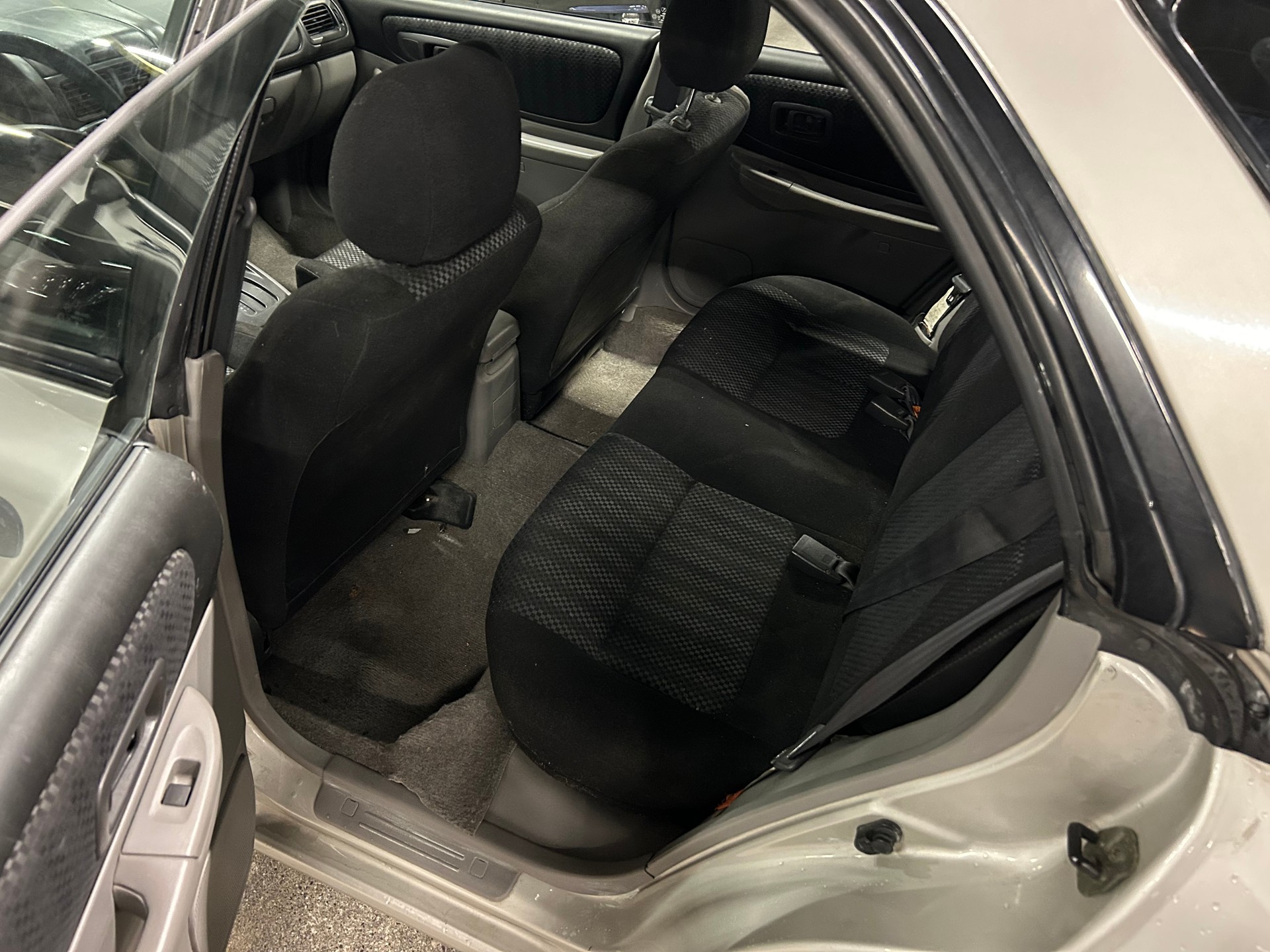 SUBARU Impreza 2.0 Celebration A-image-11