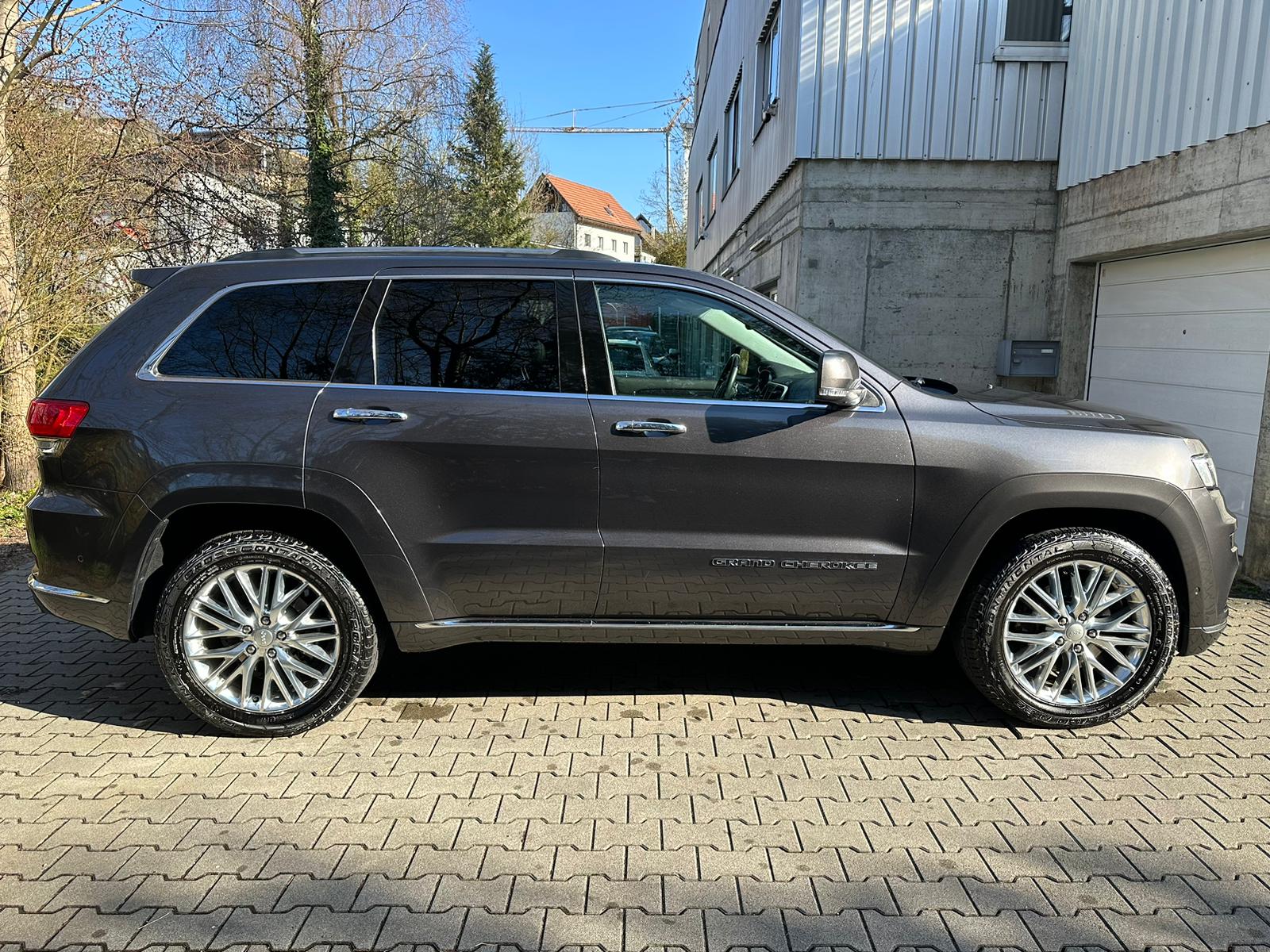 JEEP Grand Cherokee 3.0 CRD Summit Automatic-image-5