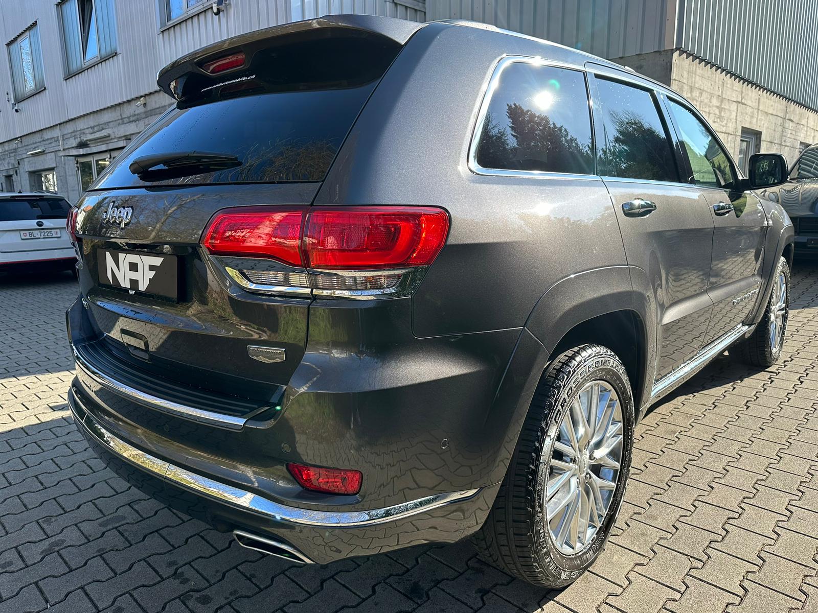 JEEP Grand Cherokee 3.0 CRD Summit Automatic-image-4